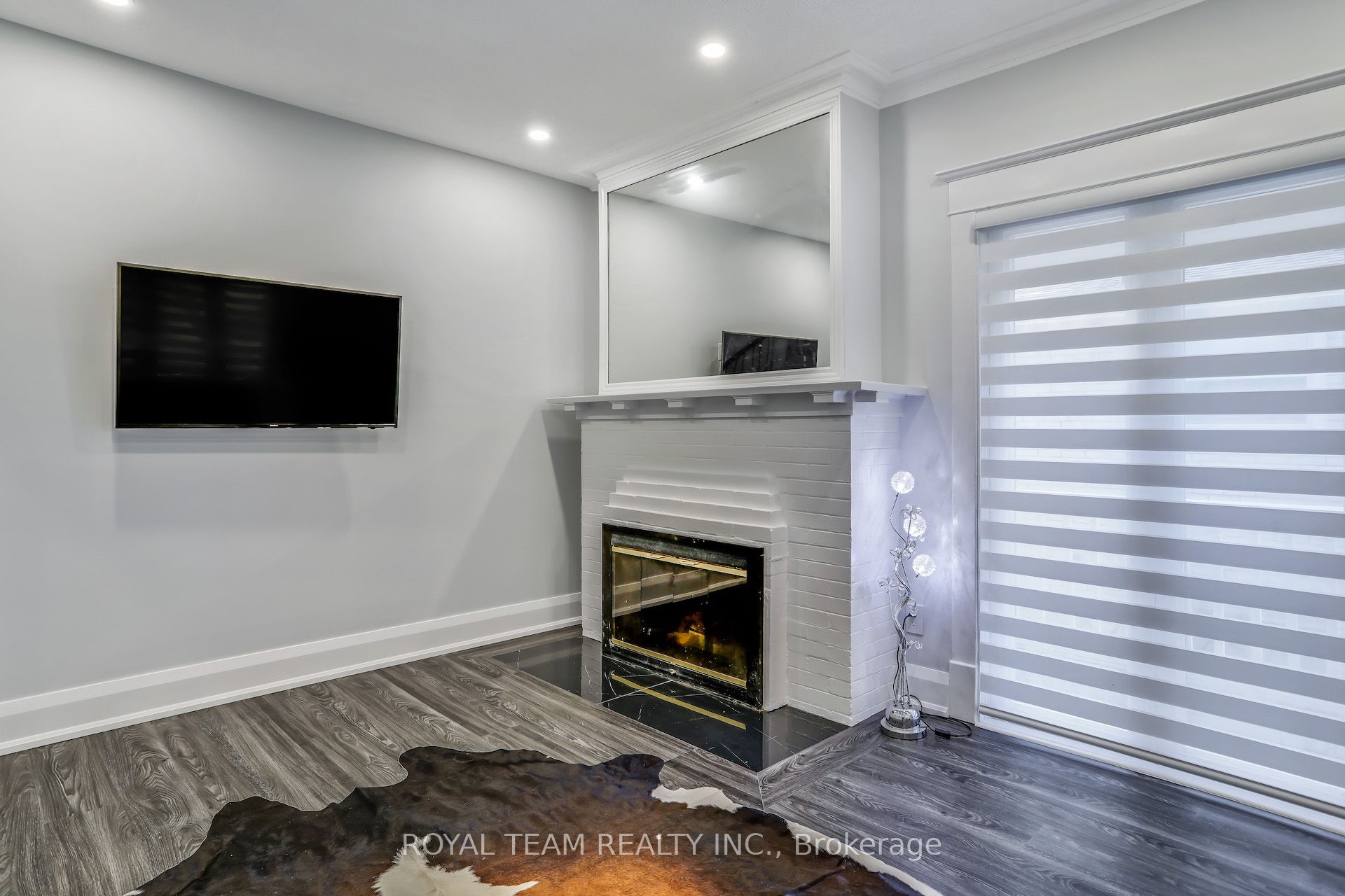 97 Centre Street E Property Photo 8