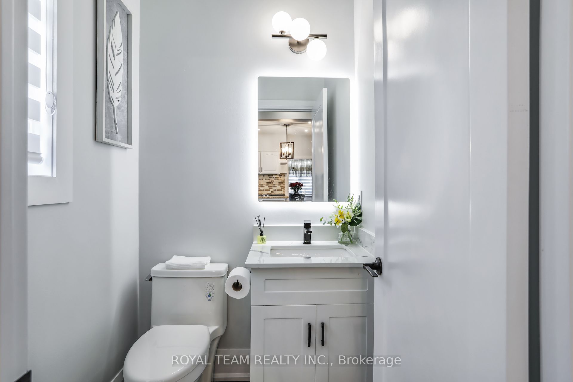 97 Centre Street E Property Photo 18