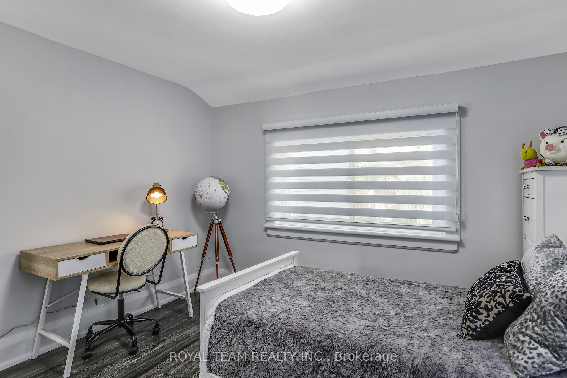 97 Centre Street E Property Photo 25