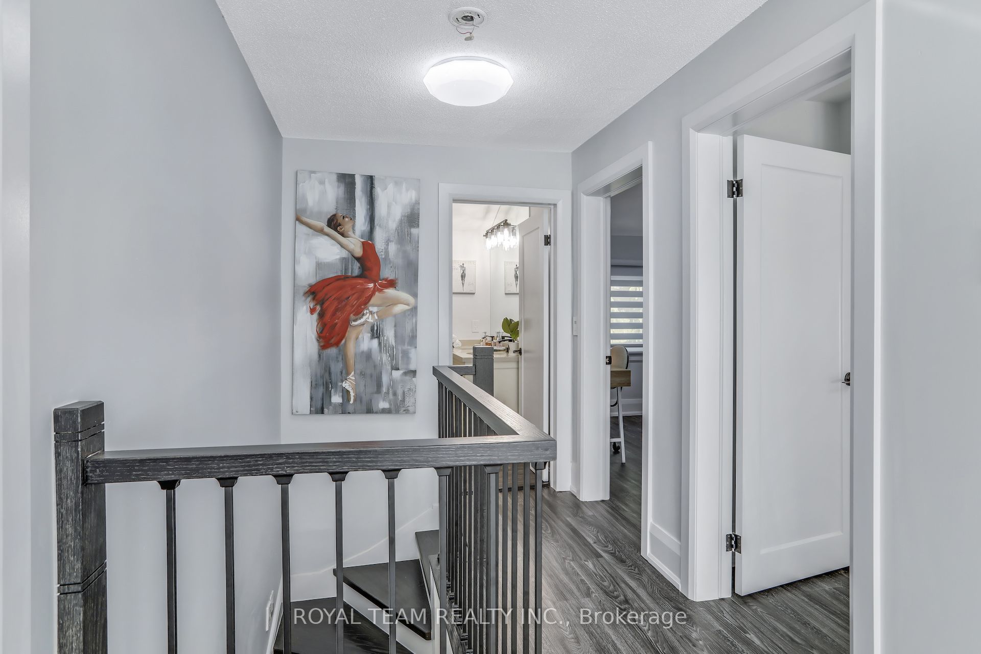 97 Centre Street E Property Photo 27