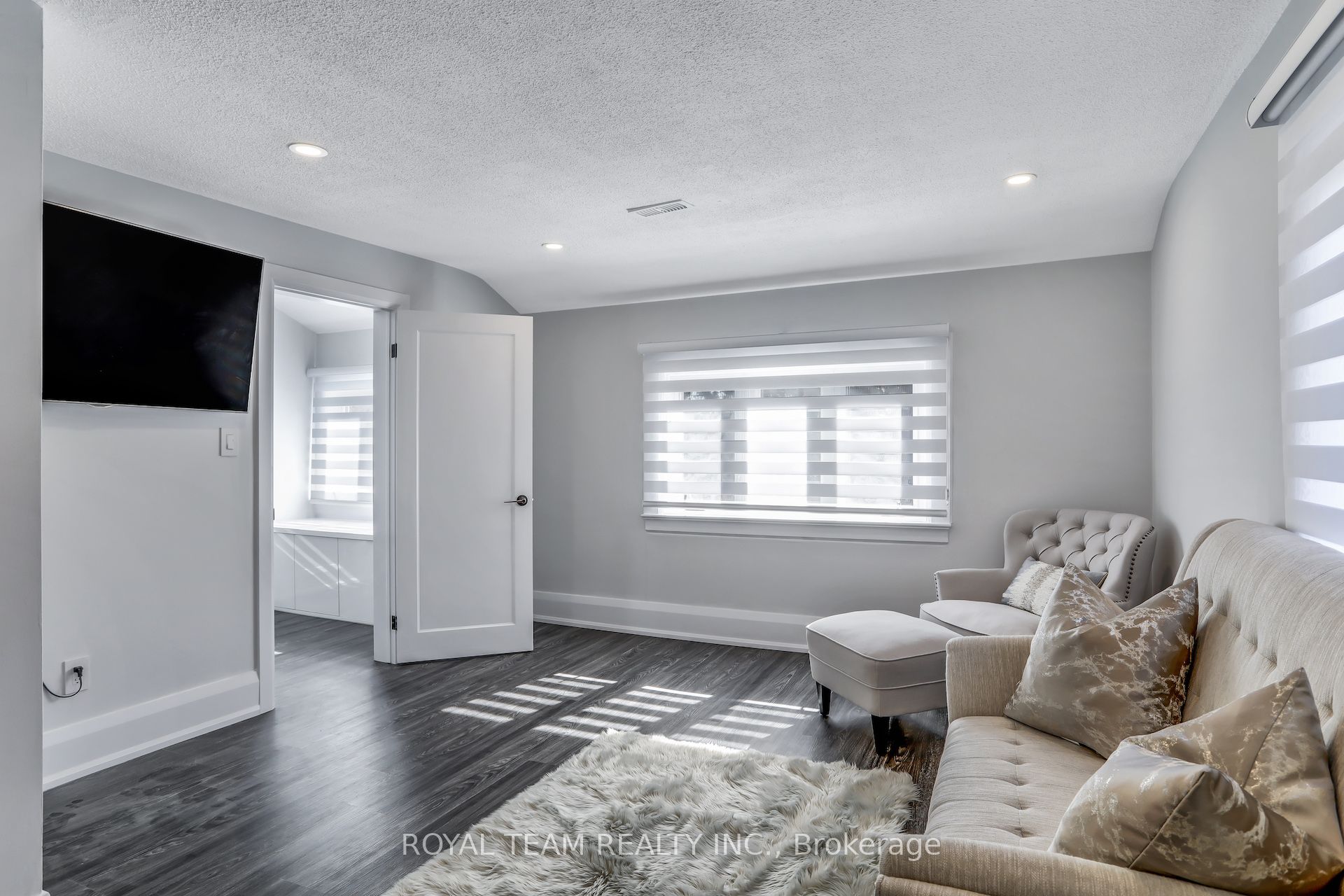 97 Centre Street E Property Photo 29