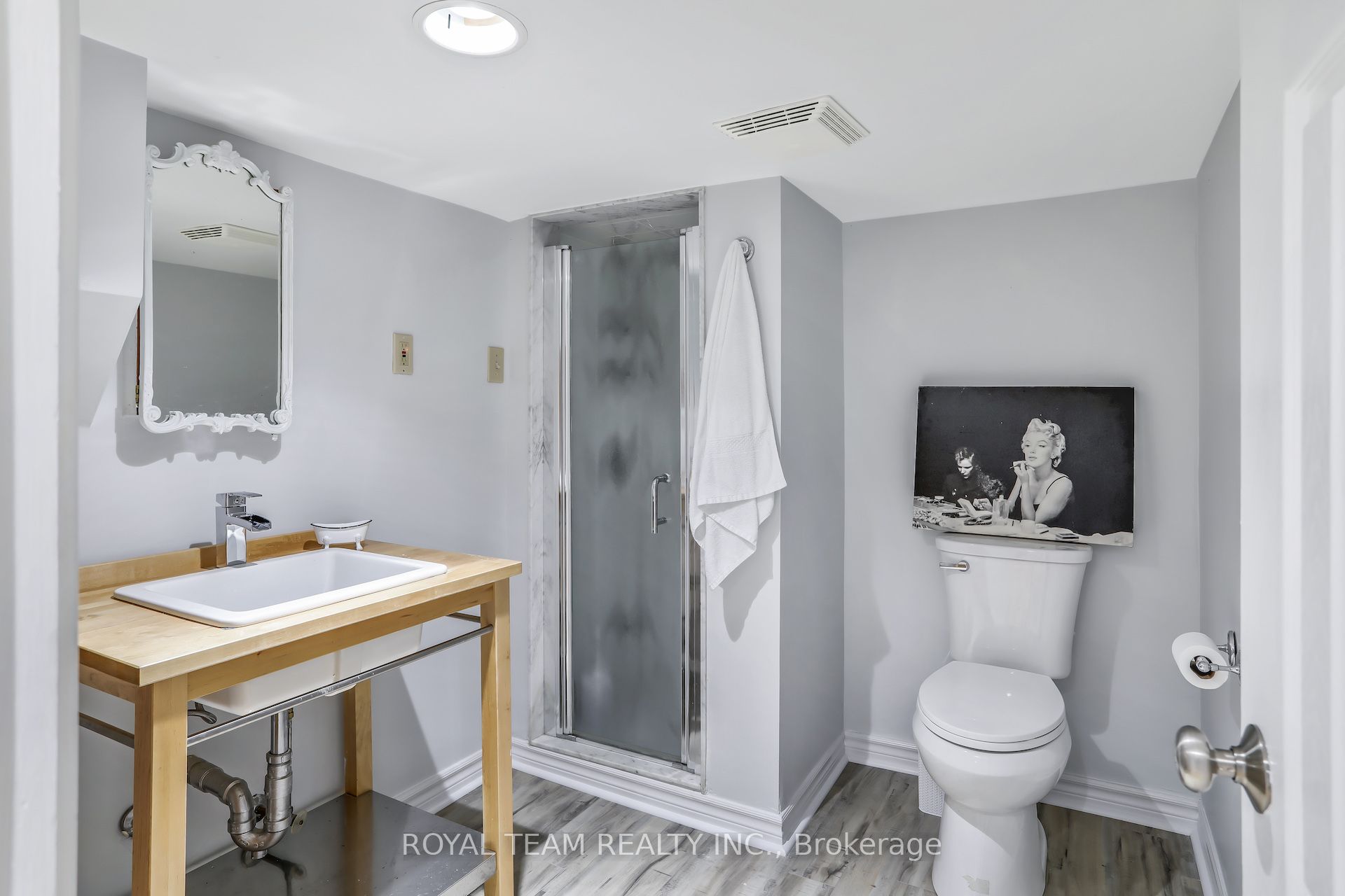 97 Centre Street E Property Photo 31