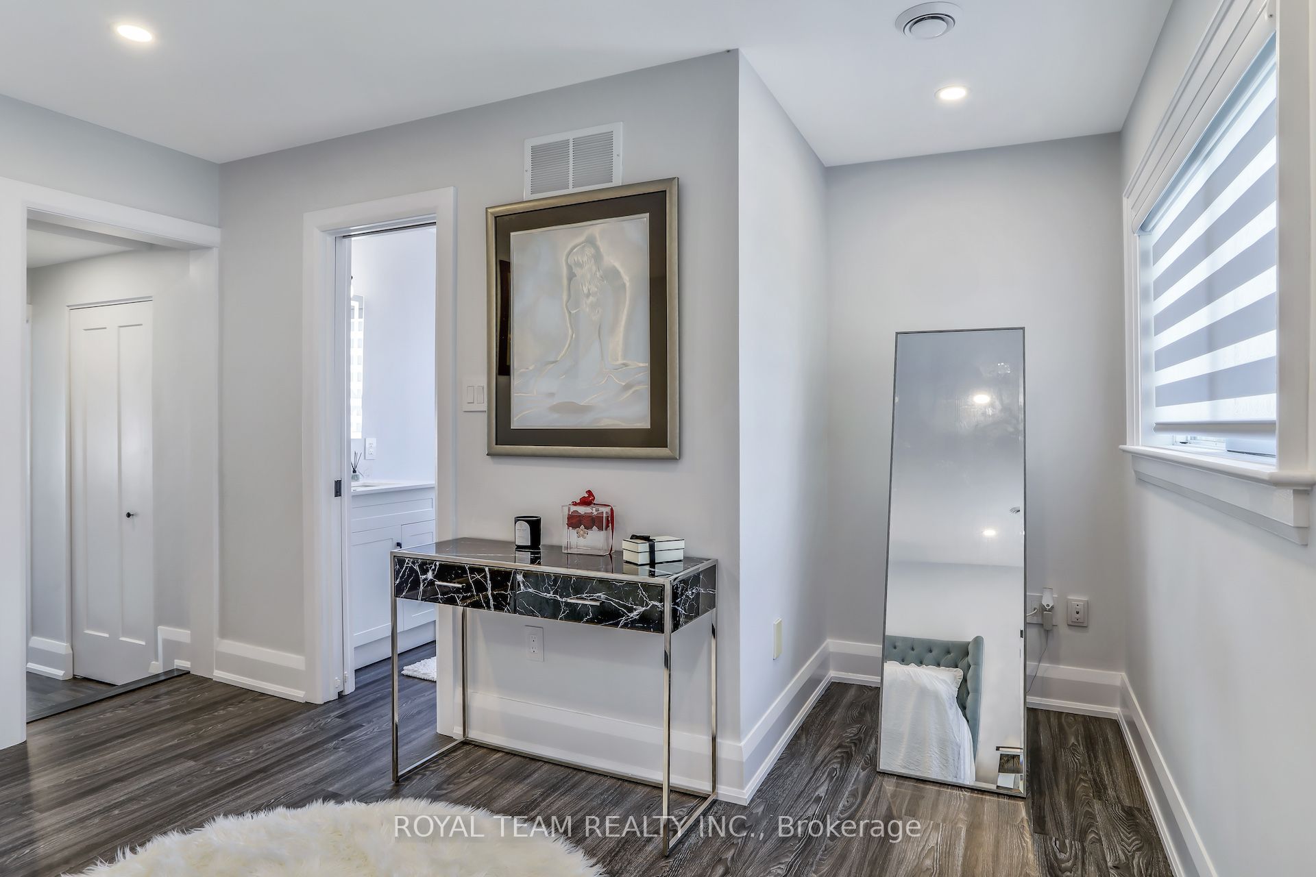 97 Centre Street E Property Photo 32