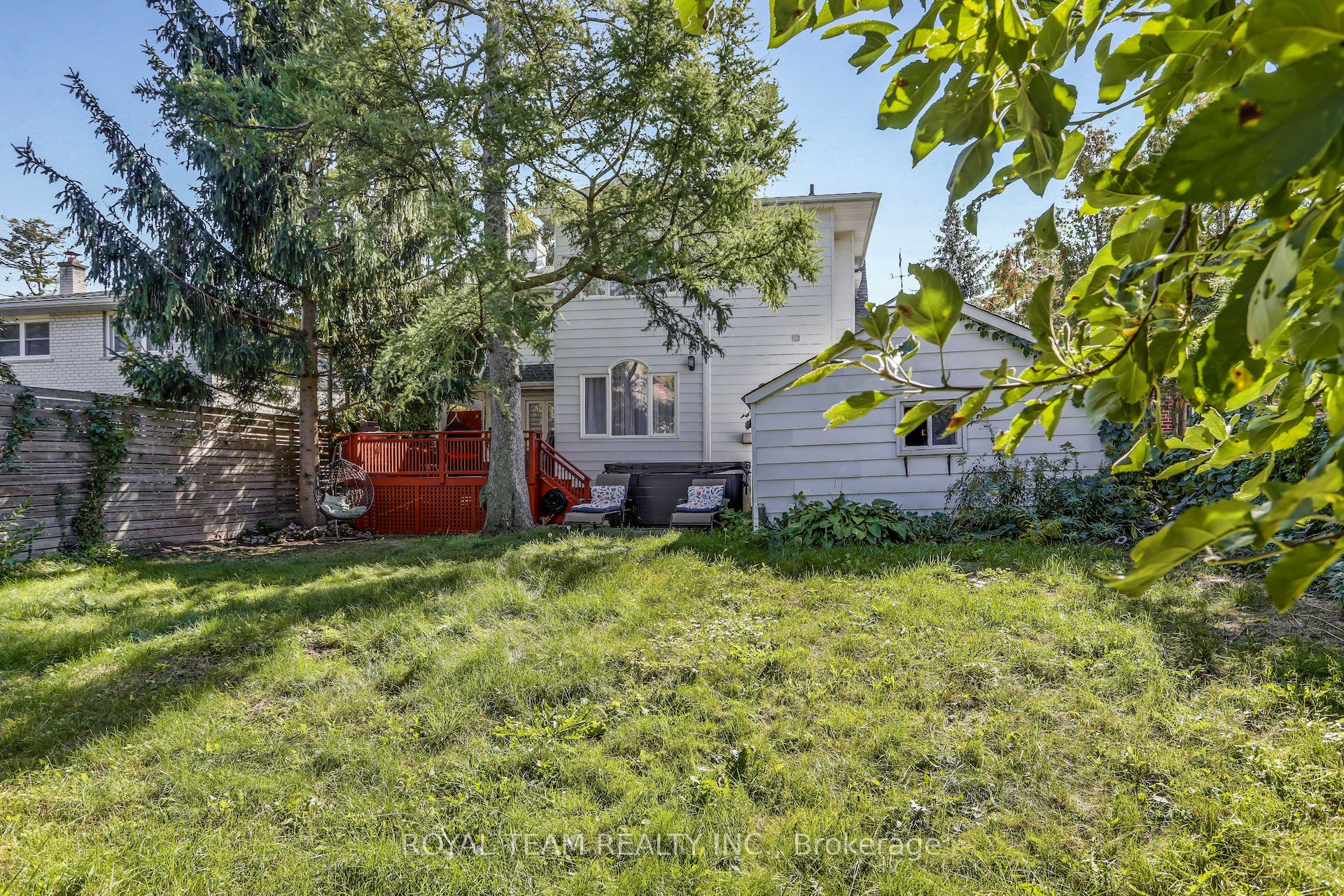 97 Centre Street E Property Photo 37