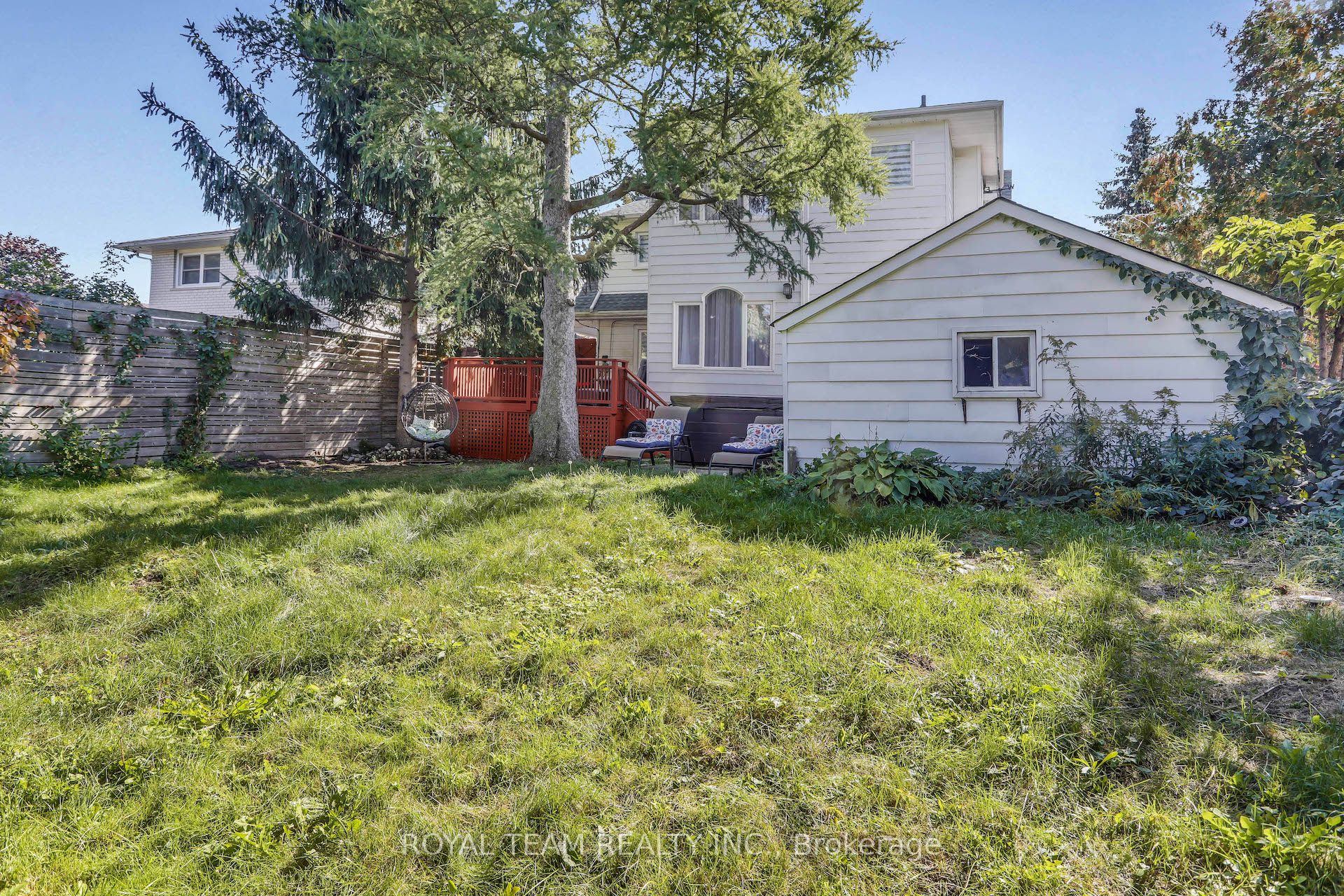 97 Centre Street E Property Photo 39