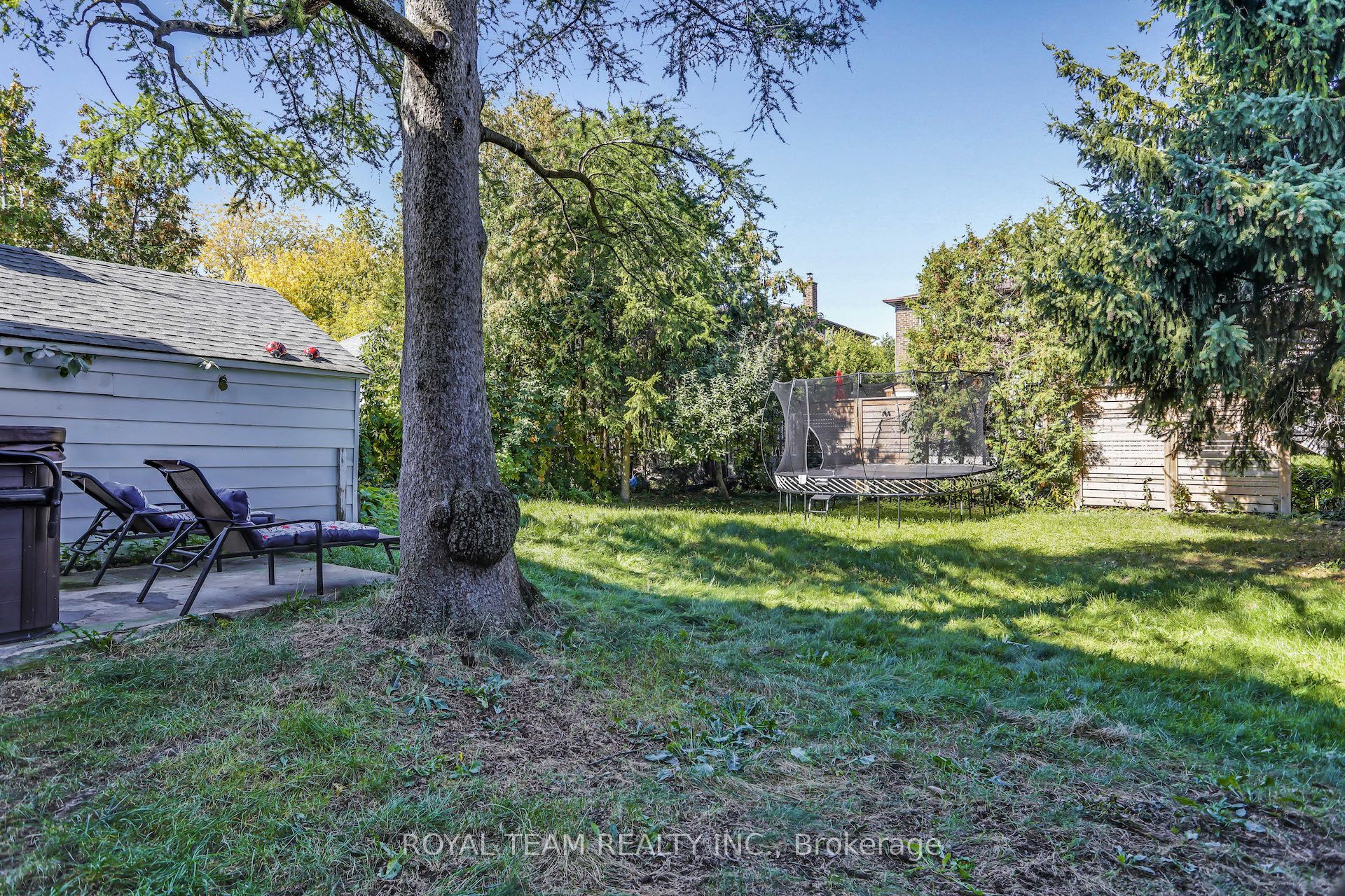 97 Centre Street E Property Photo 42