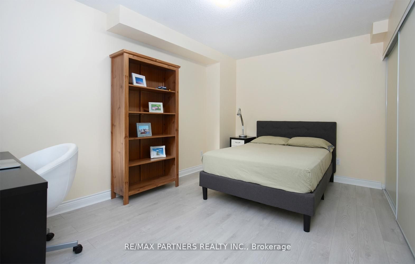 23 St Moritz Way 11 Property Photo 16