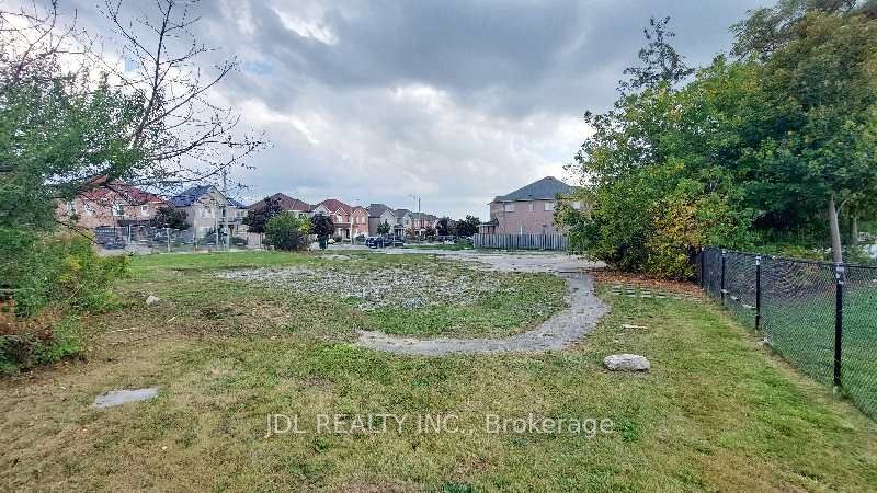1061 Elgin Mills Road E Property Photo 5