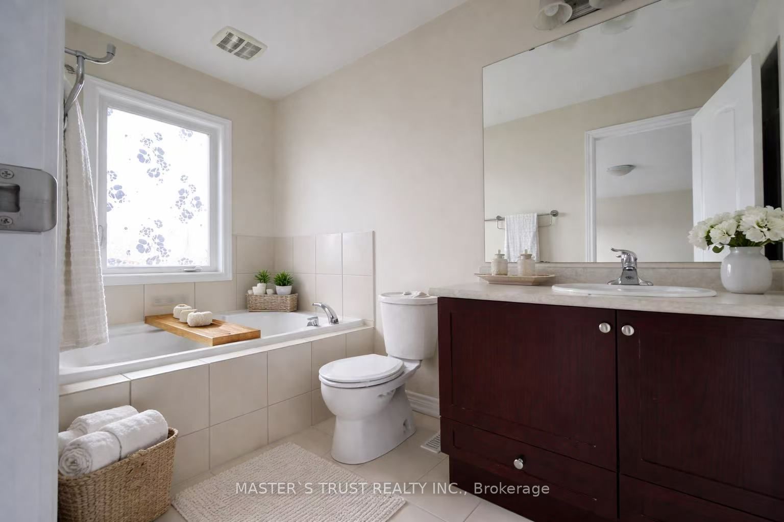 271 Riverlands Avenue Property Photo 6