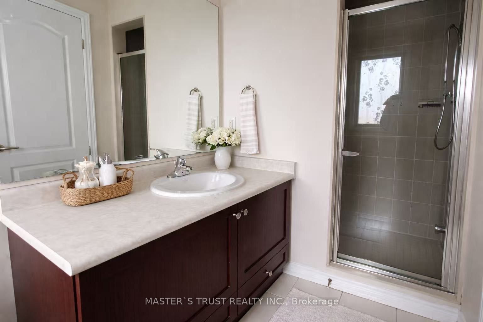 271 Riverlands Avenue Property Photo 7
