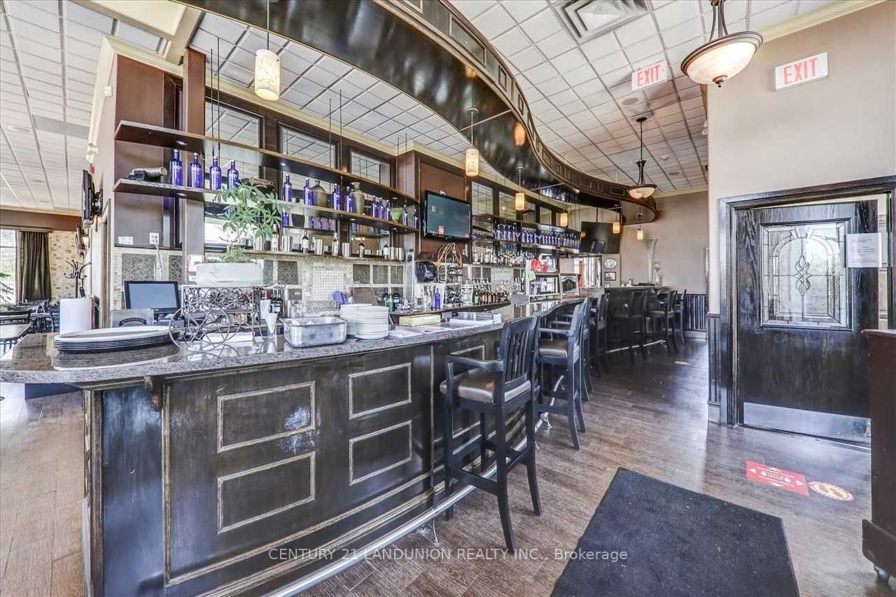 20215 Woodbine Avenue Property Photo 8