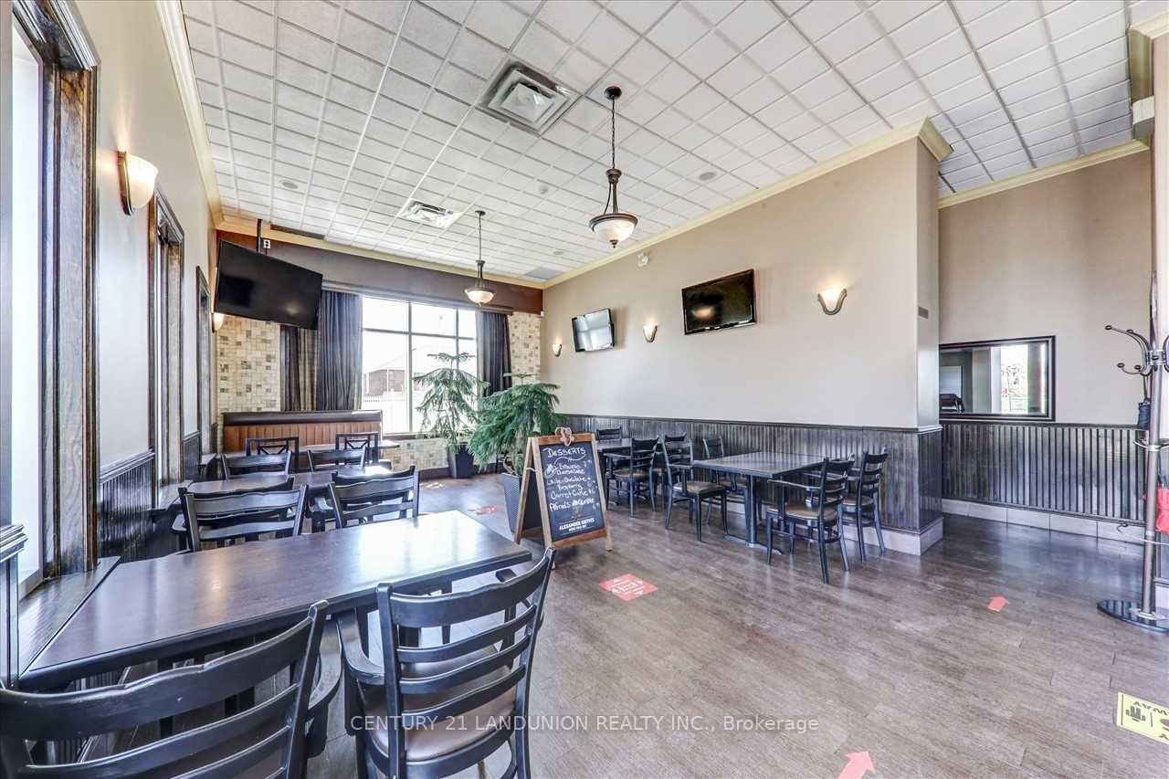 20215 Woodbine Avenue Property Photo 11