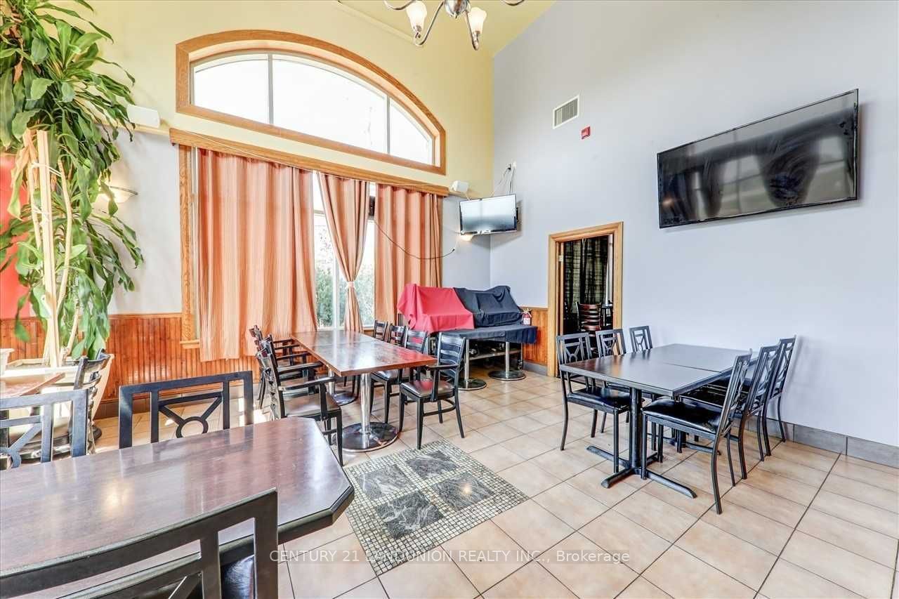 20215 Woodbine Avenue Property Photo 16
