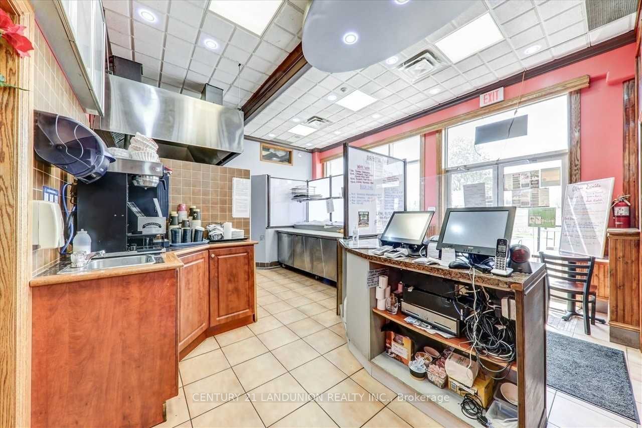 20215 Woodbine Avenue Property Photo 18