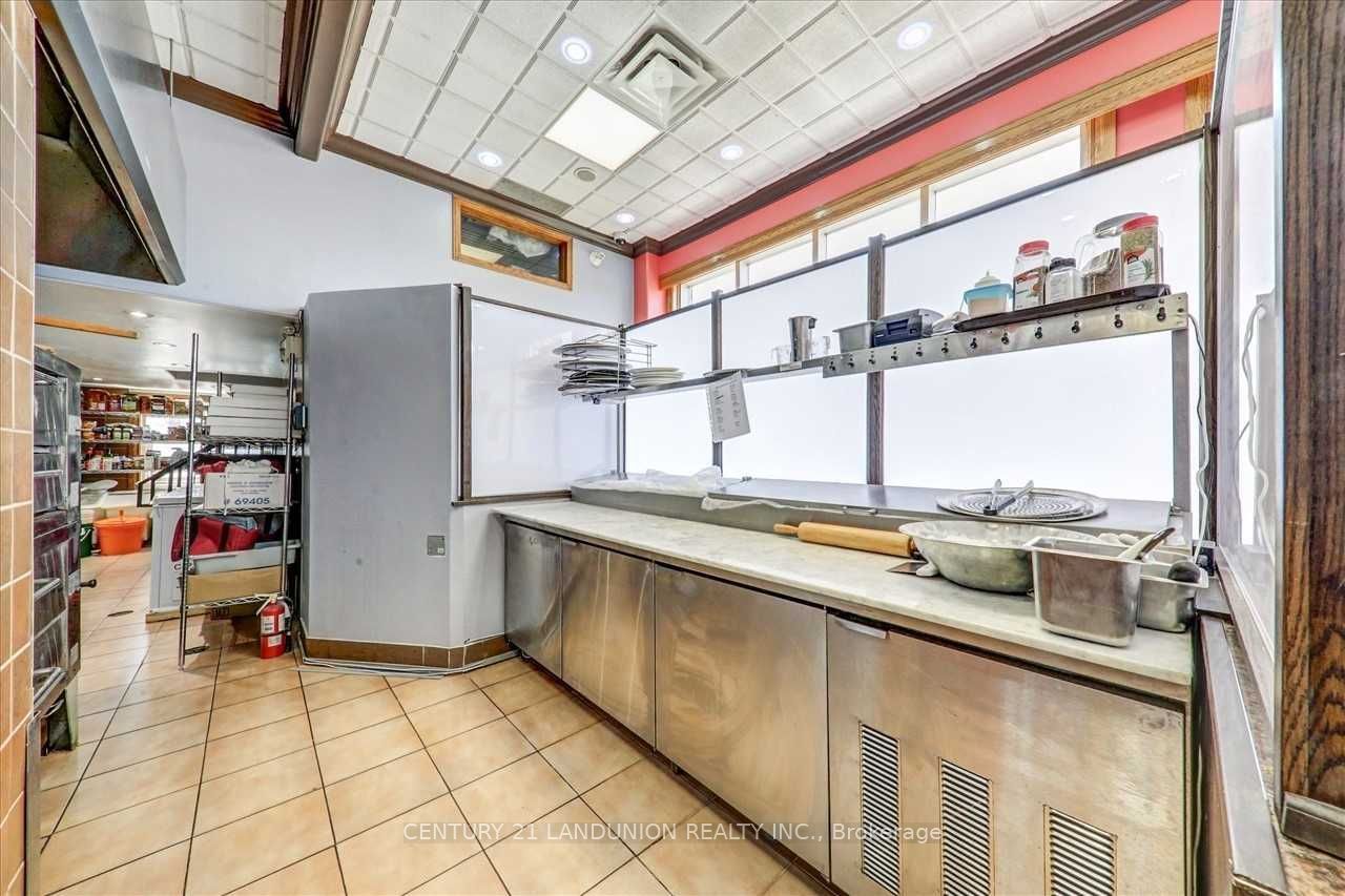 20215 Woodbine Avenue Property Photo 19