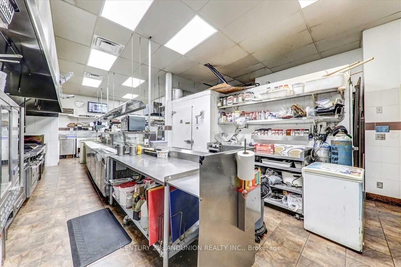 20215 Woodbine Avenue Property Photo 21