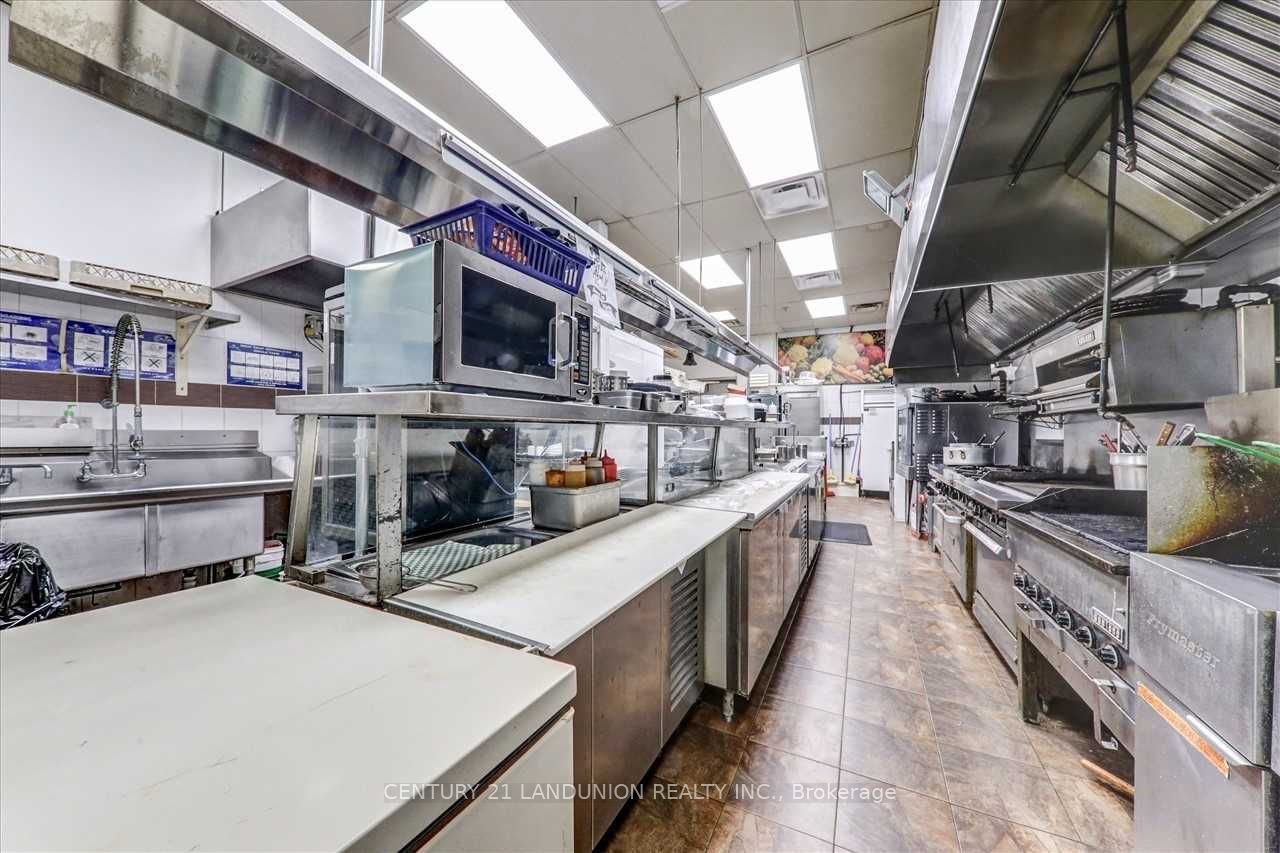 20215 Woodbine Avenue Property Photo 25