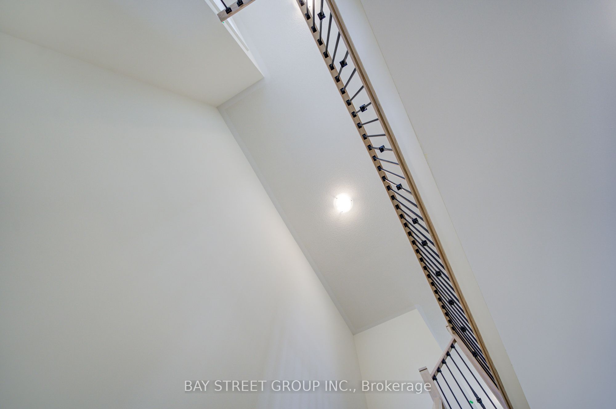 42 Big Willow Crescent Property Photo 8
