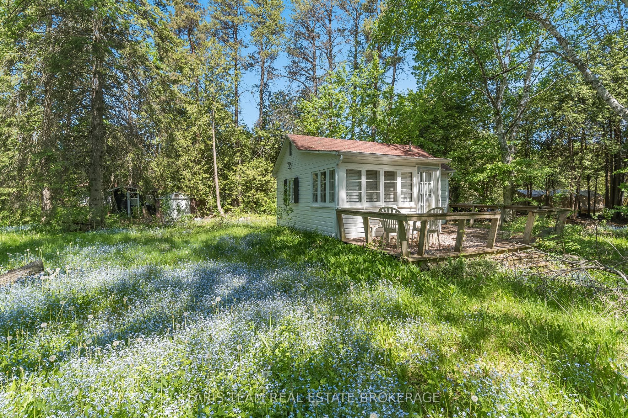2144 25th Side Road Property Photo 7
