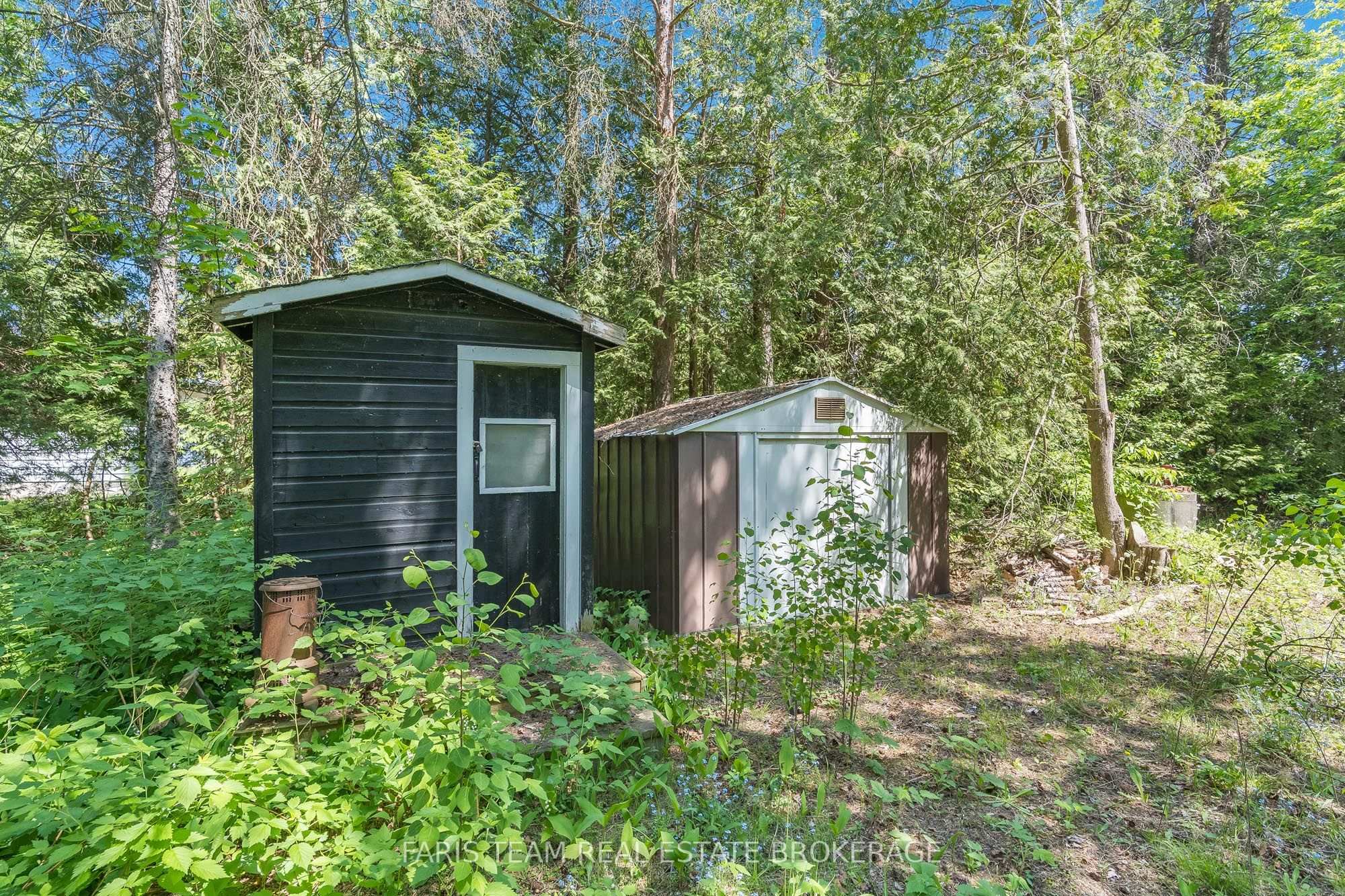 2144 25th Side Road Property Photo 9