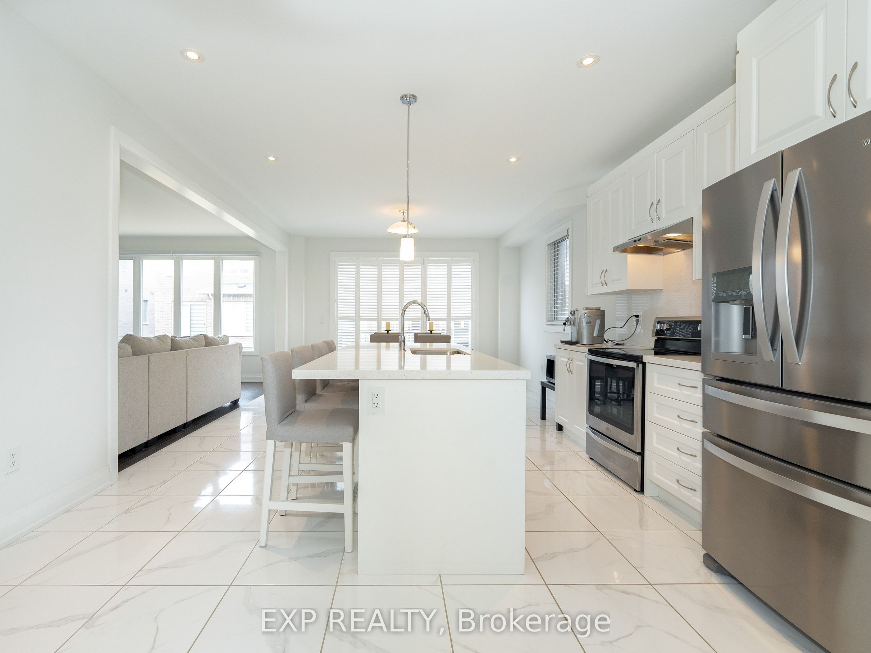 14 Longworth Avenue Property Photo 8