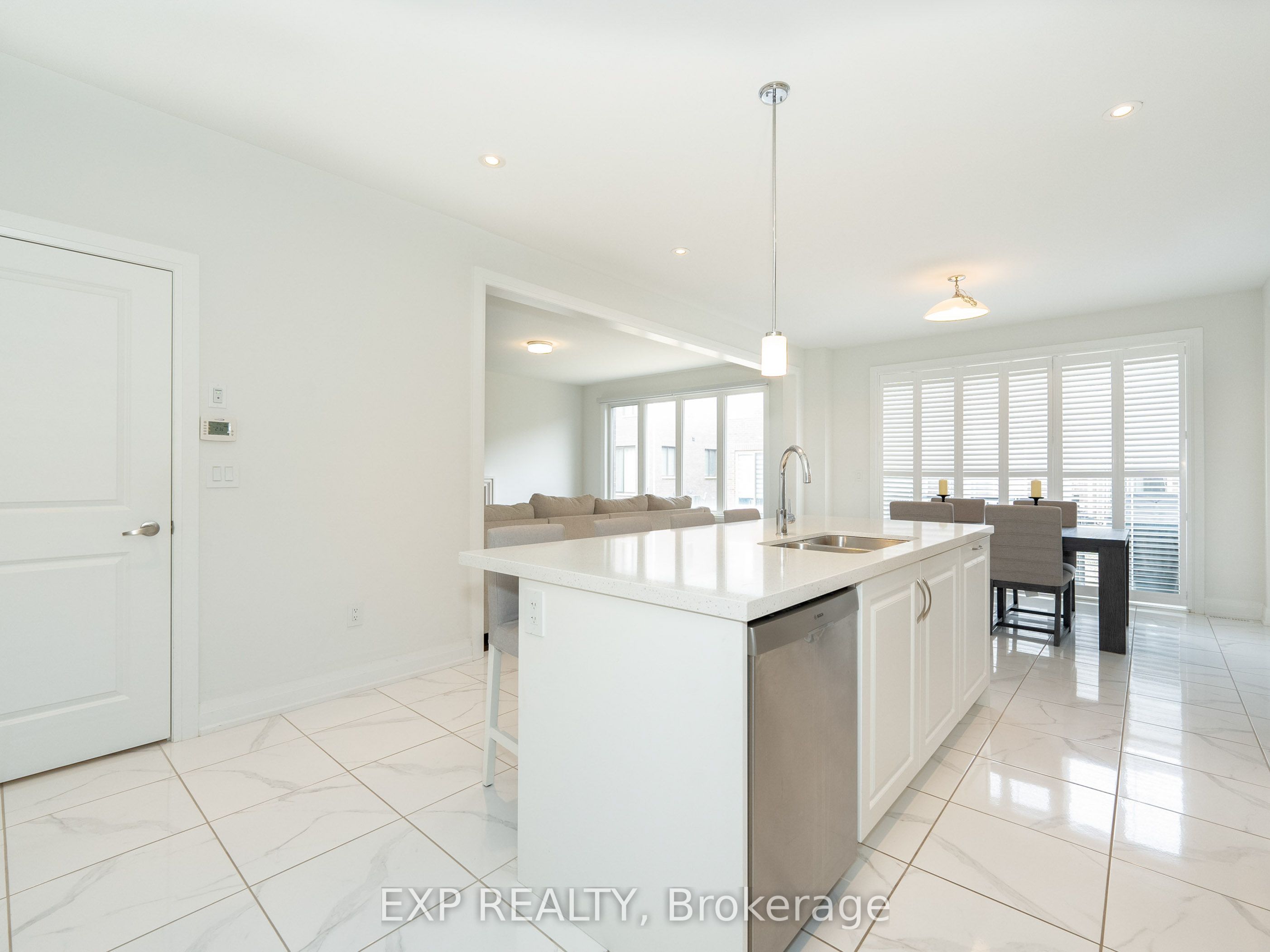 14 Longworth Avenue Property Photo 9
