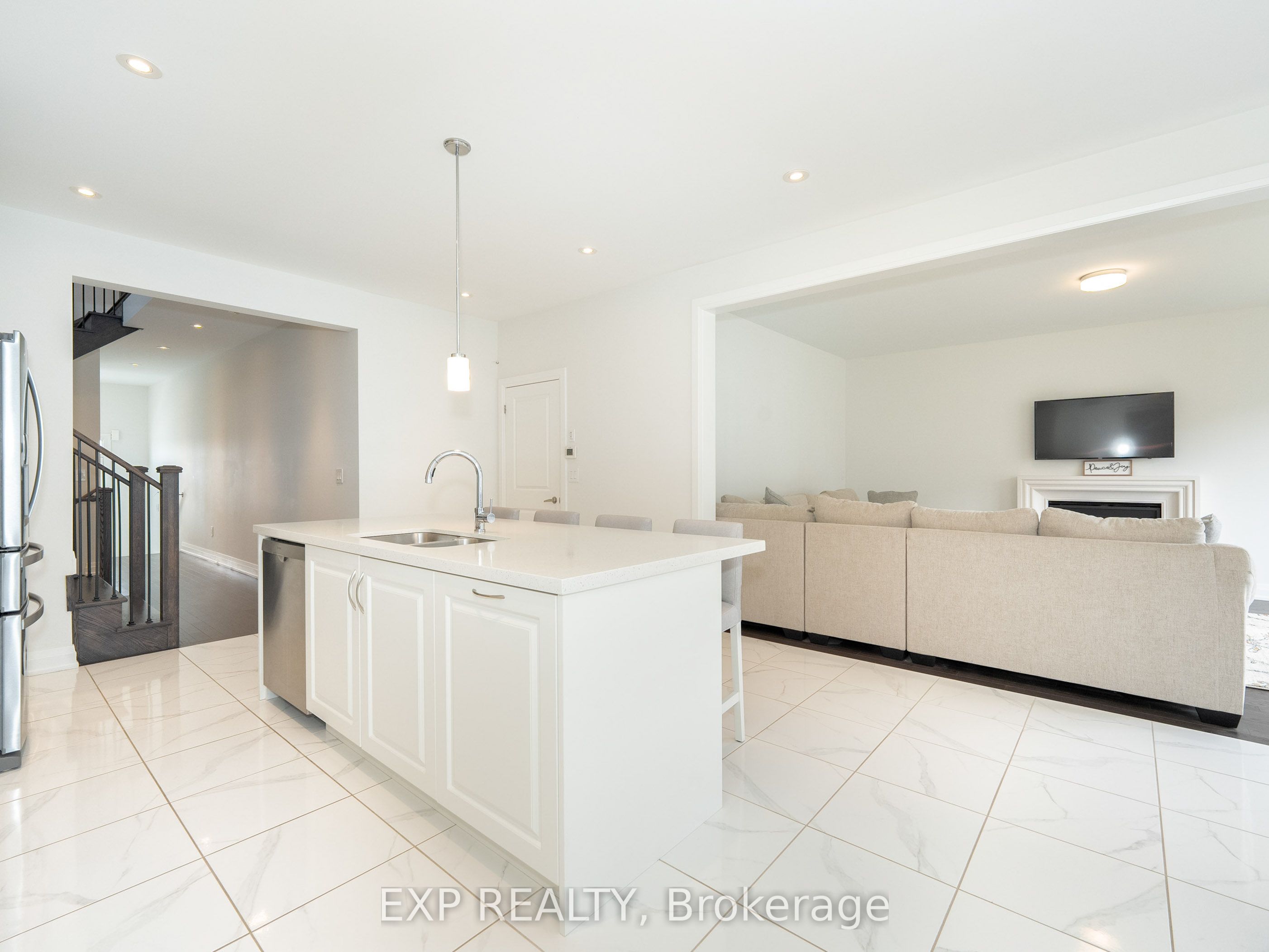 14 Longworth Avenue Property Photo 15