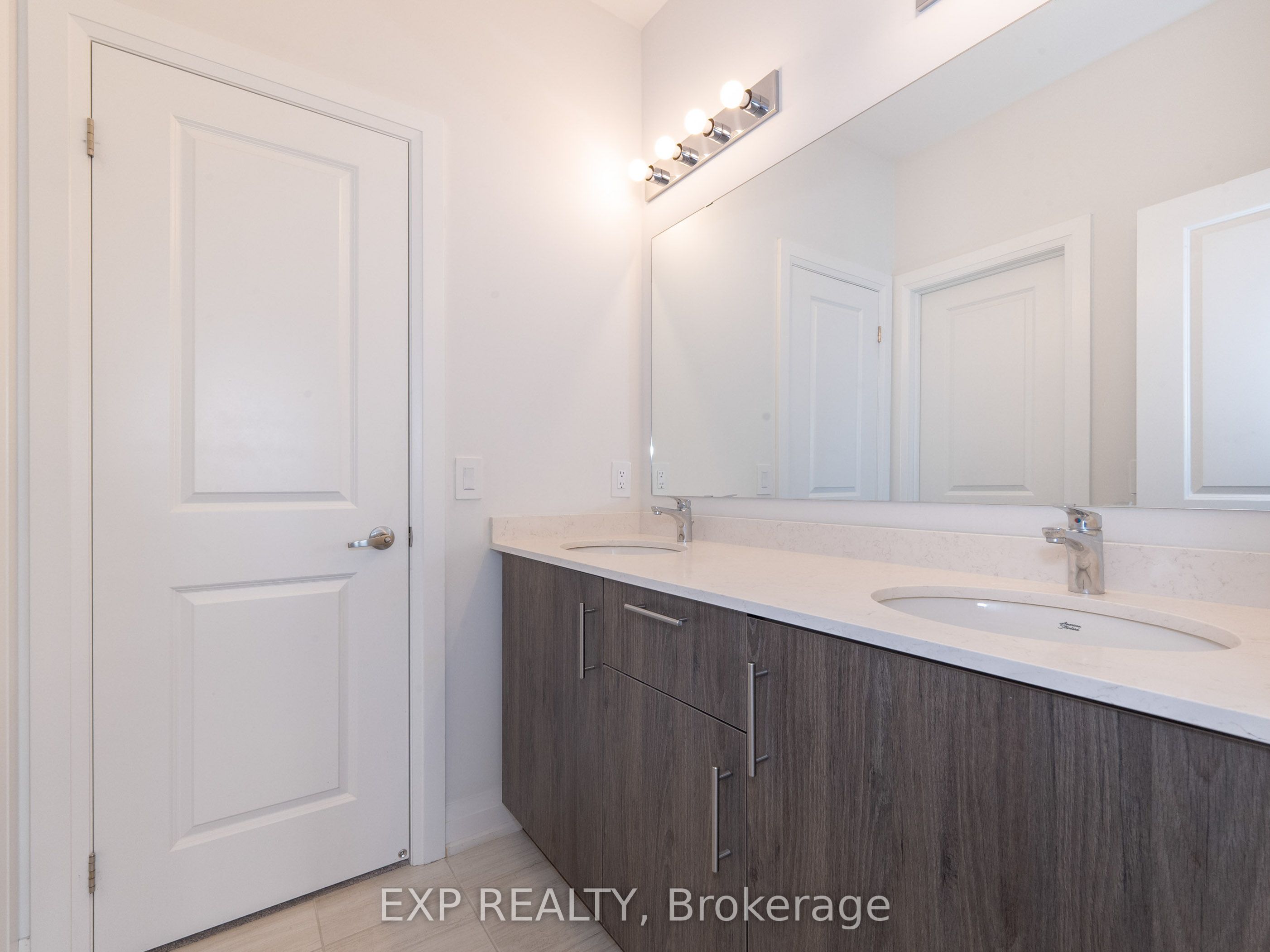14 Longworth Avenue Property Photo 27