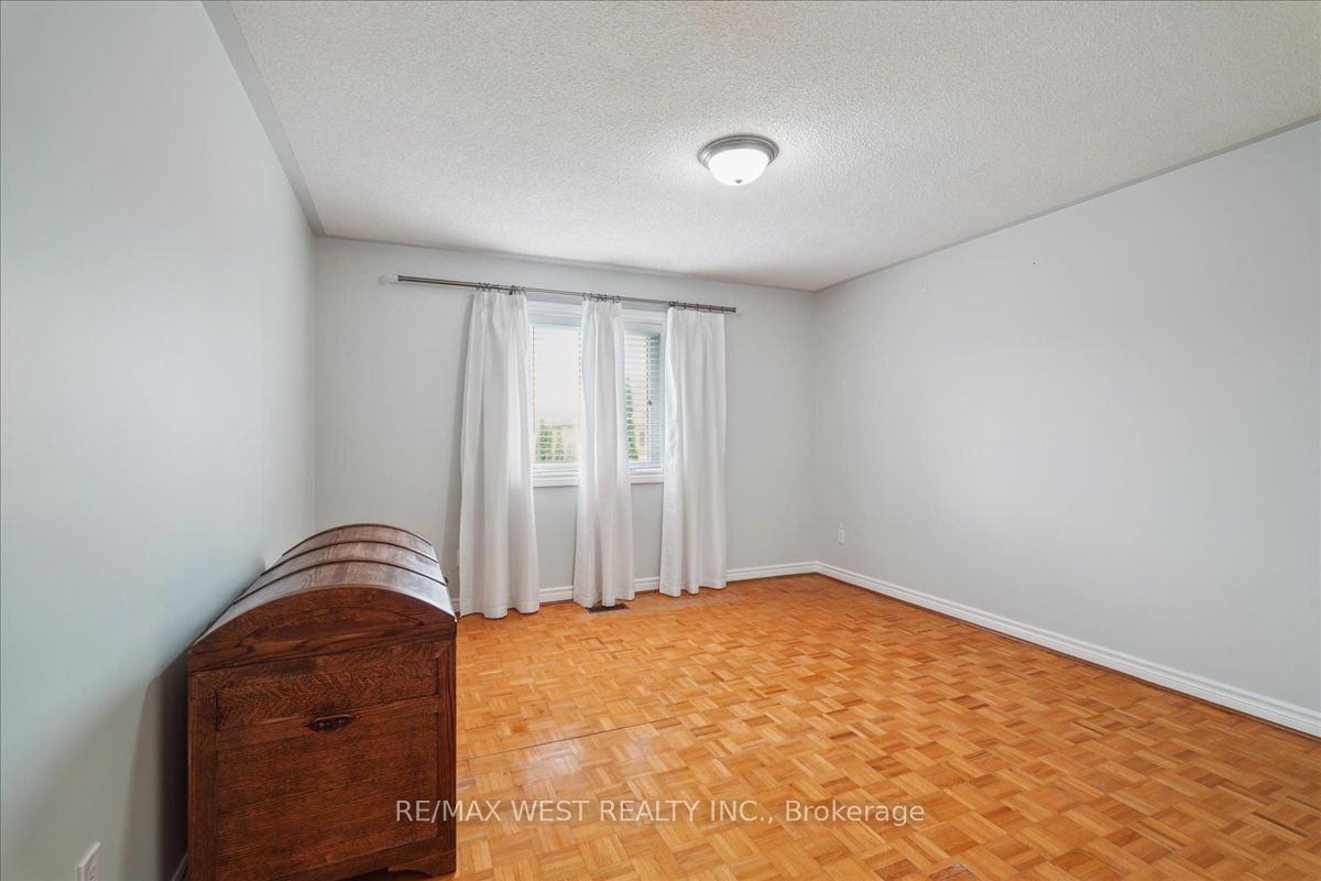 15 Brownlee Avenue Property Photo 20