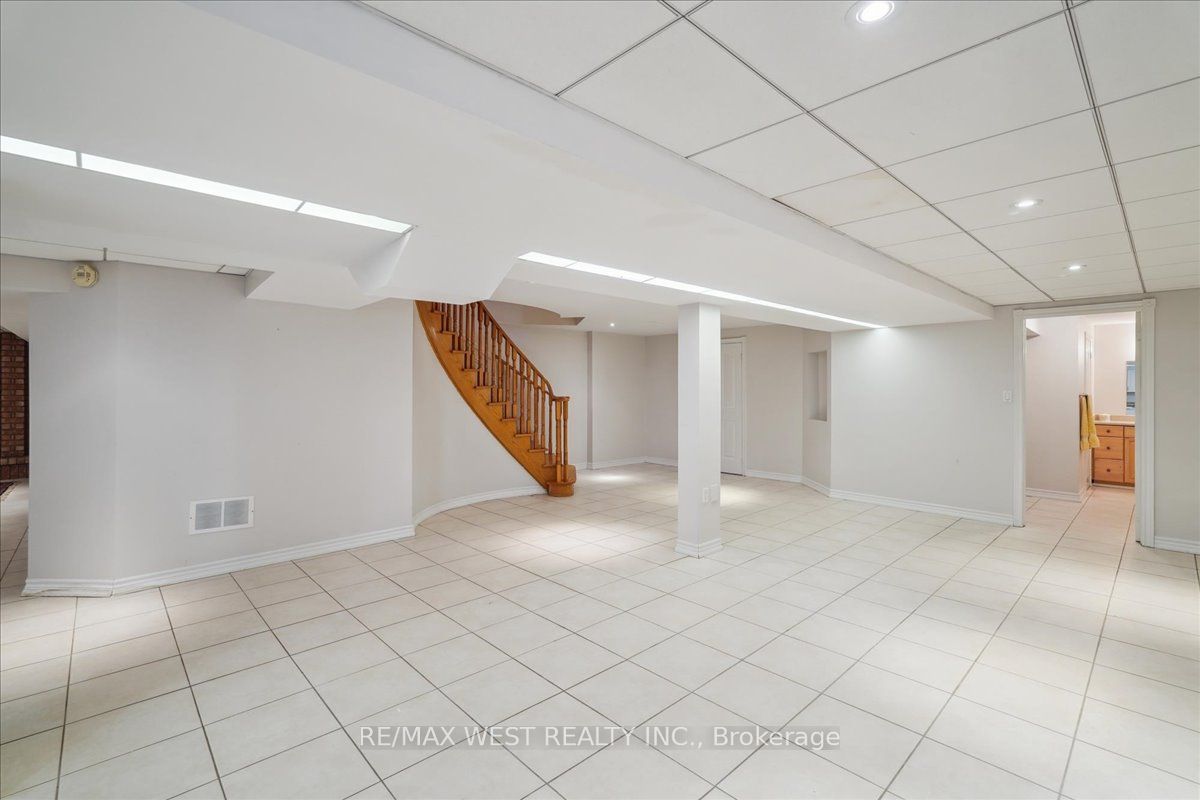 15 Brownlee Avenue Property Photo 23