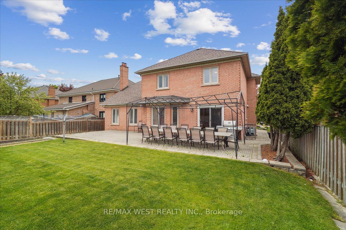 15 Brownlee Avenue Property Photo 27