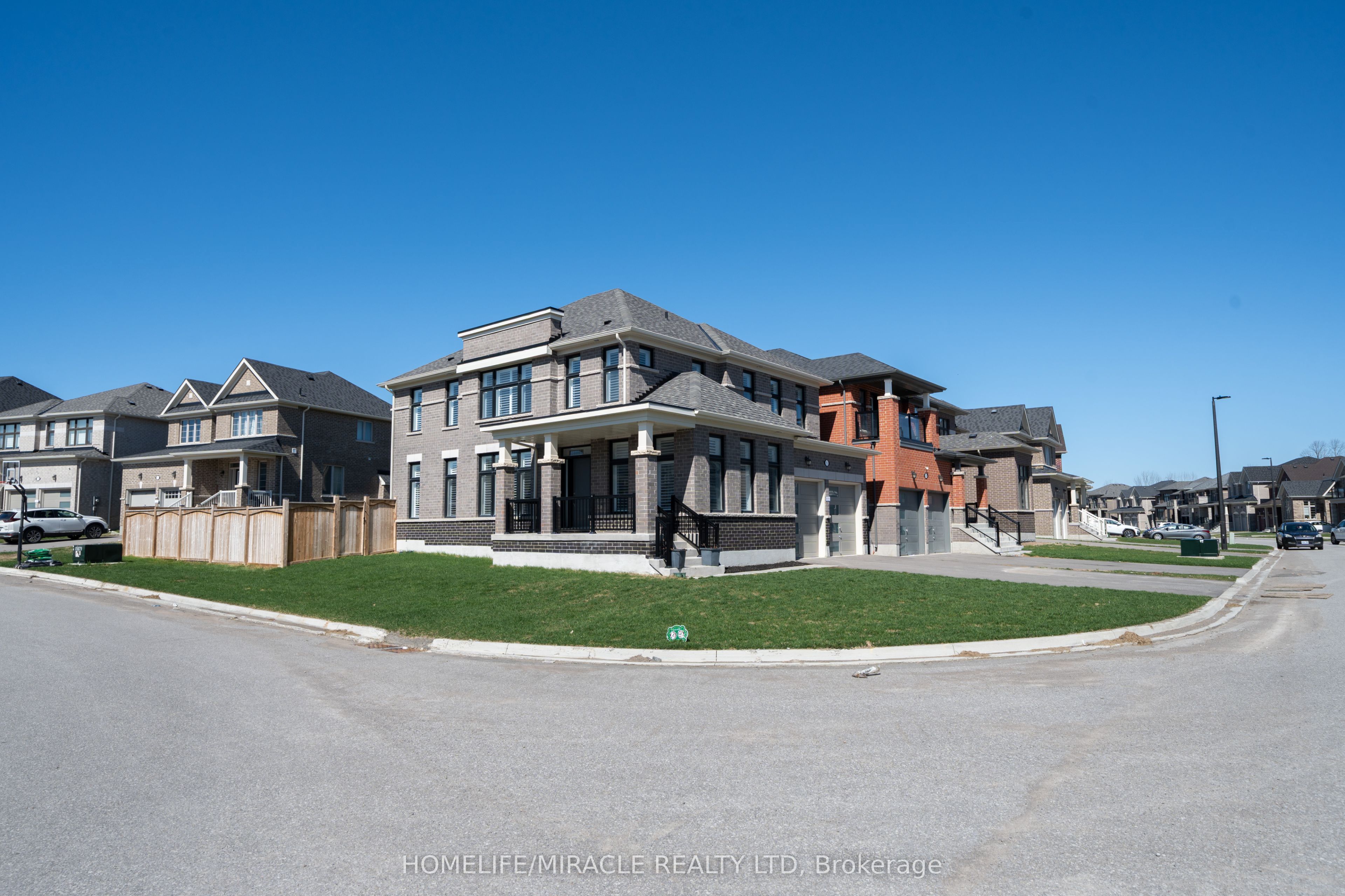 1 Ainslie Hill Crescent Property Photo 2