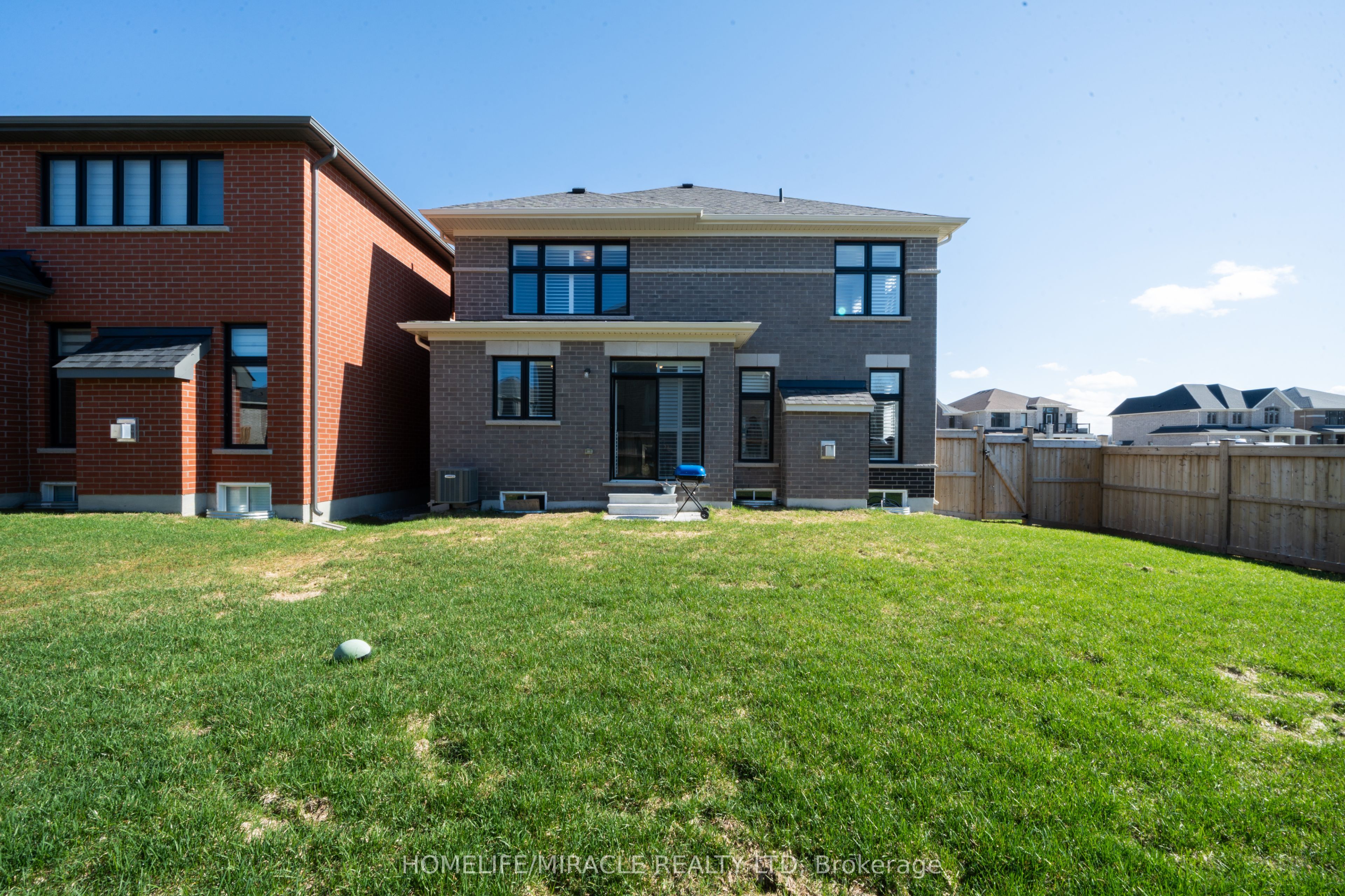 1 Ainslie Hill Crescent Property Photo 3