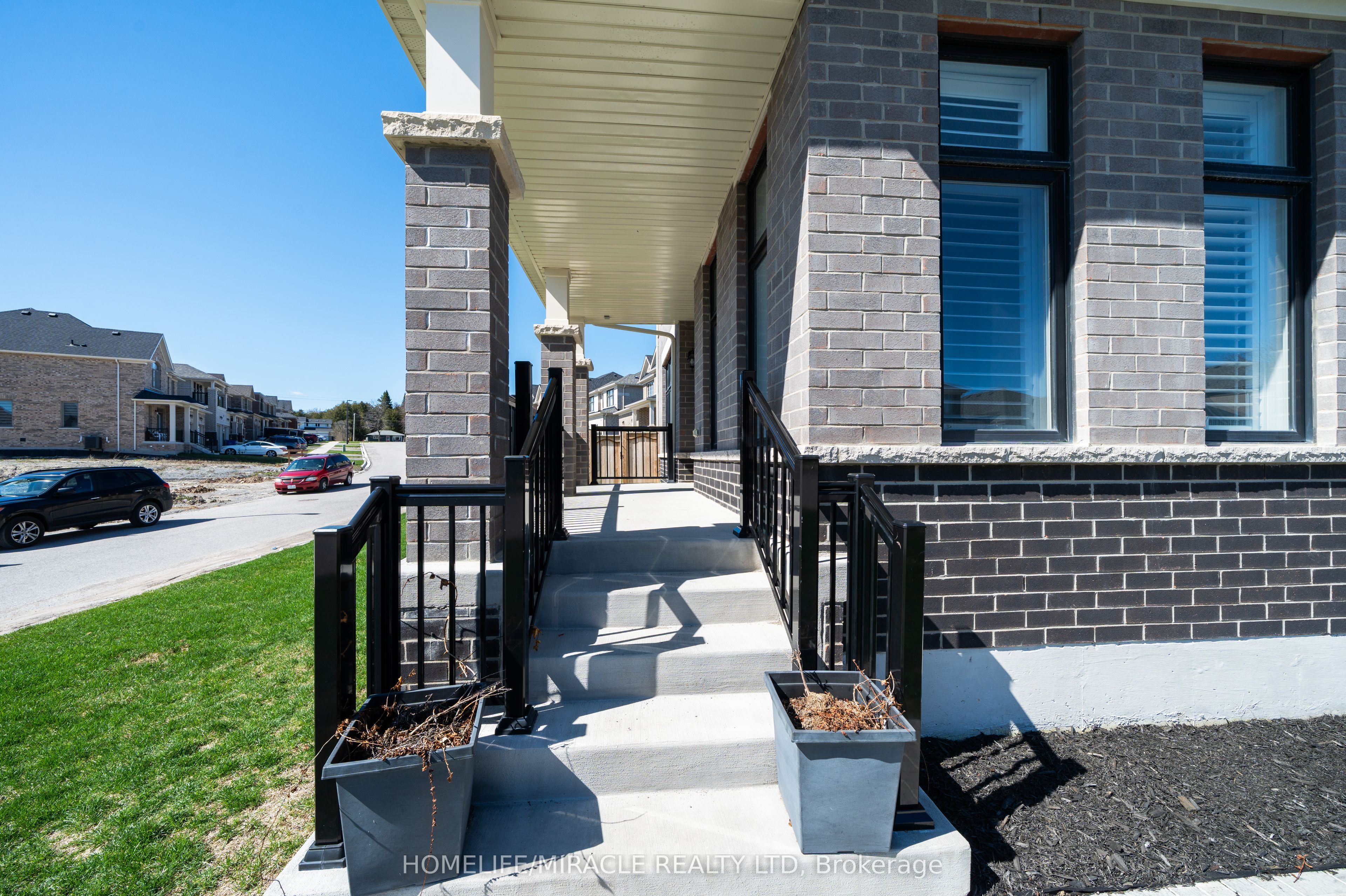 1 Ainslie Hill Crescent Property Photo 7