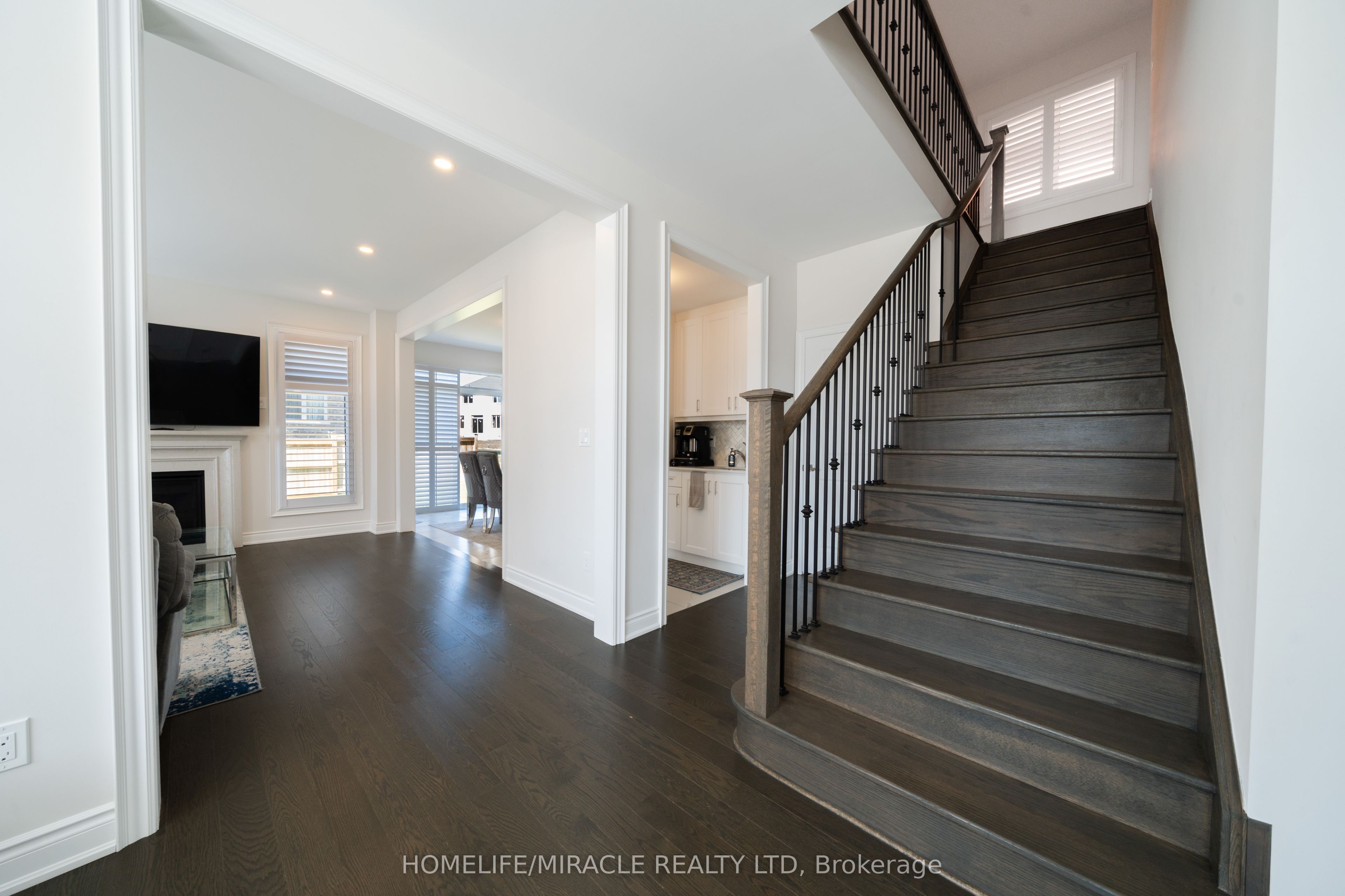 1 Ainslie Hill Crescent Property Photo 10