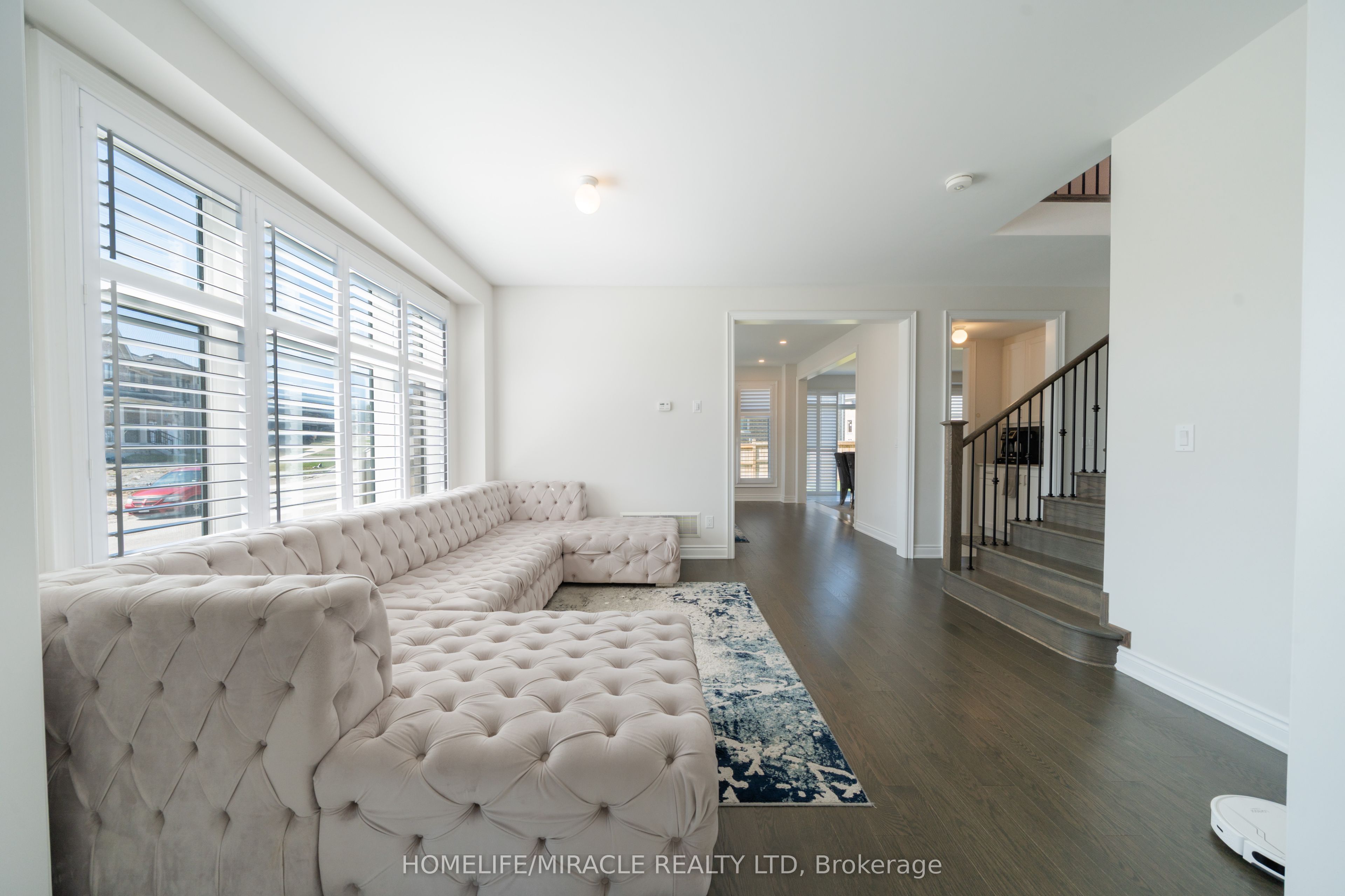1 Ainslie Hill Crescent Property Photo 12