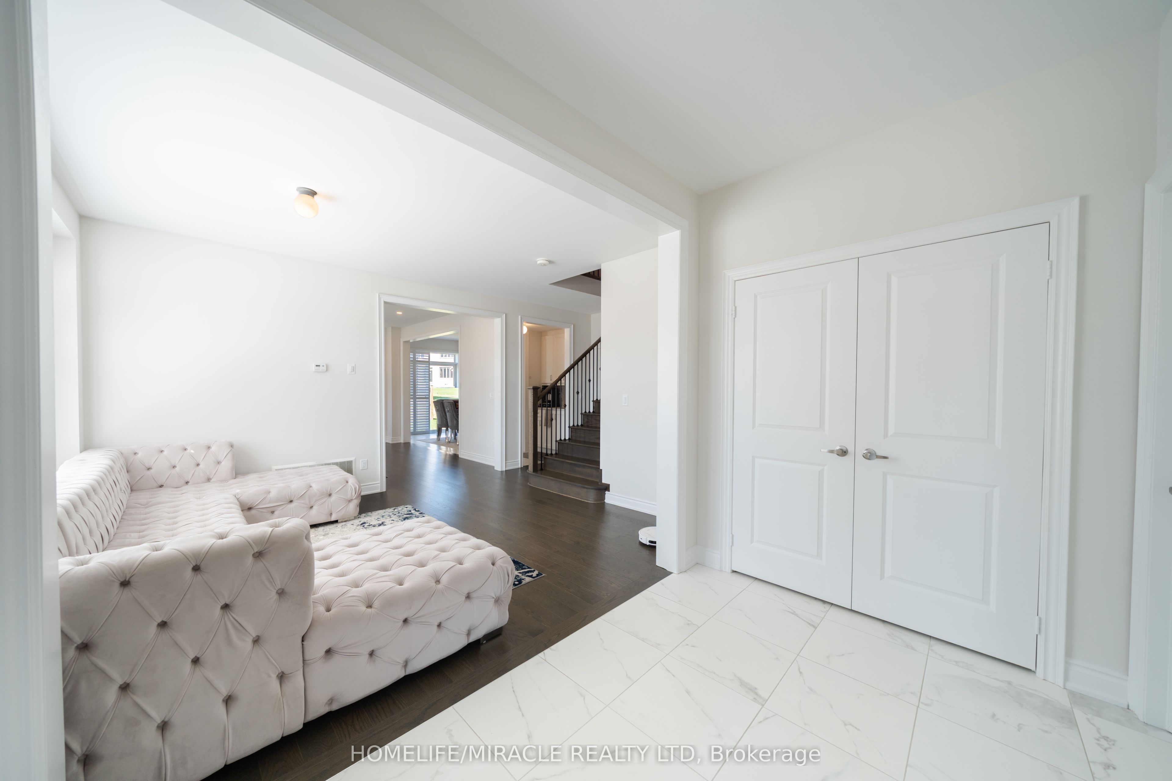 1 Ainslie Hill Crescent Property Photo 13