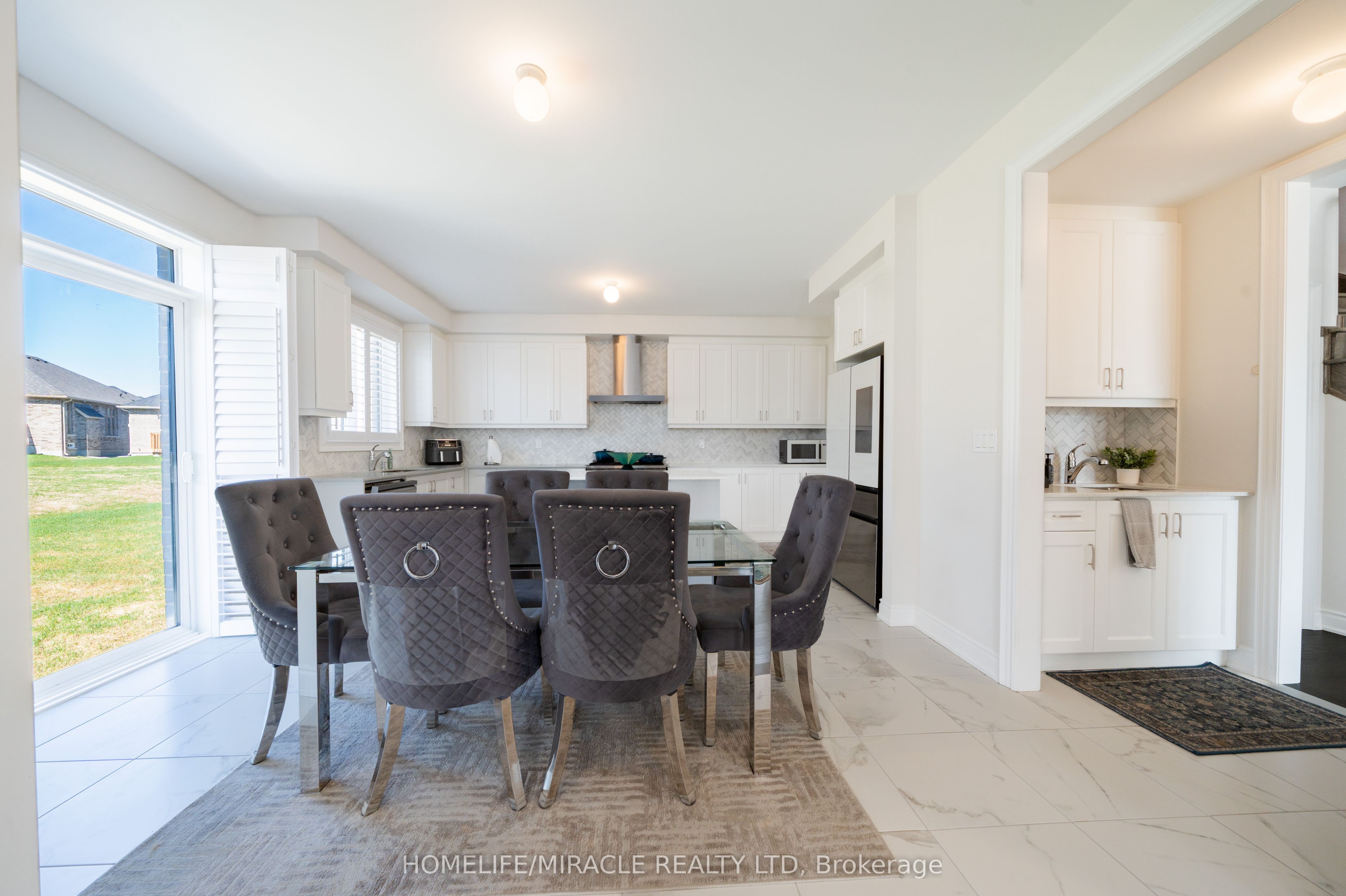 1 Ainslie Hill Crescent Property Photo 17