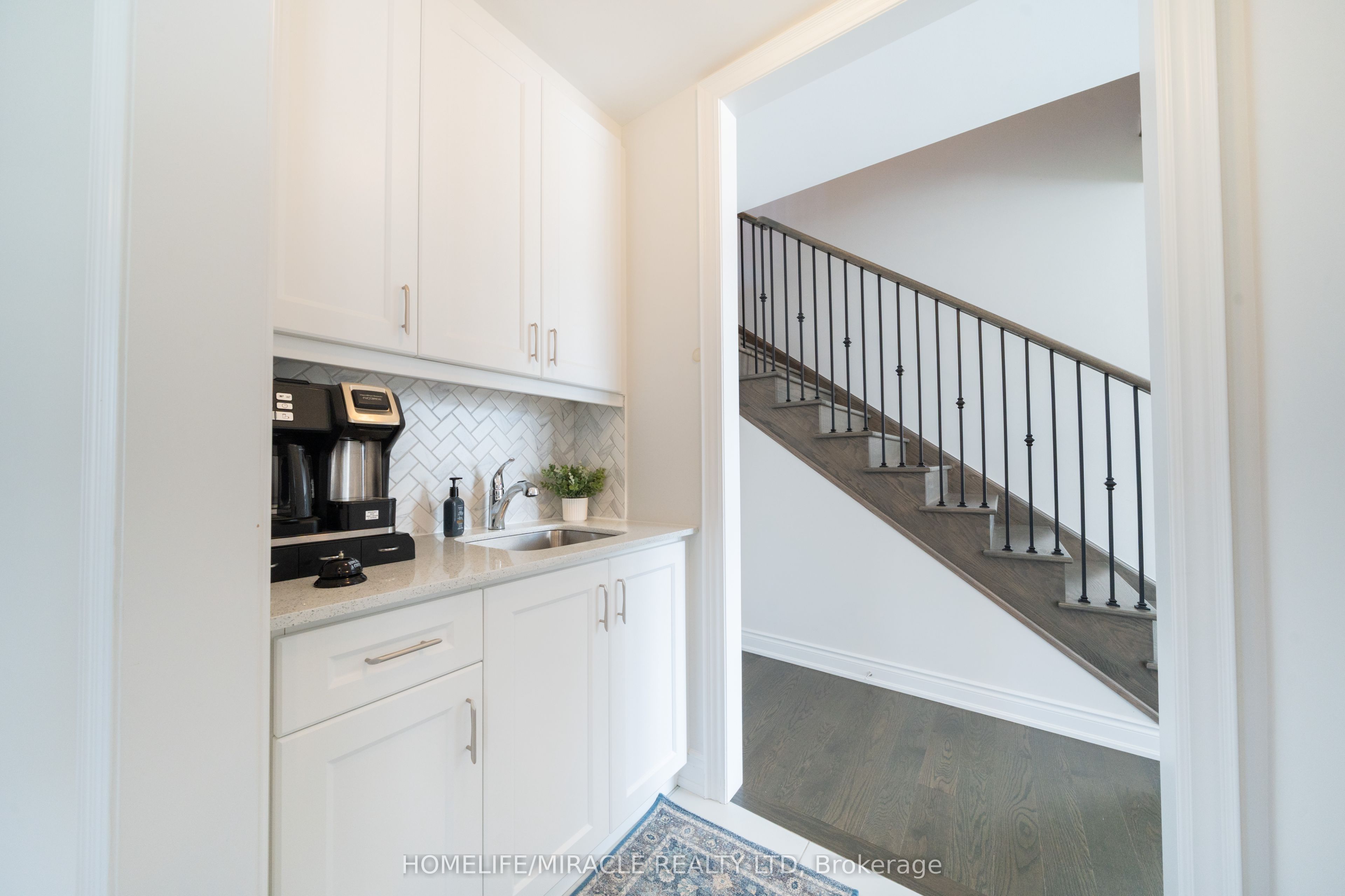 1 Ainslie Hill Crescent Property Photo 18