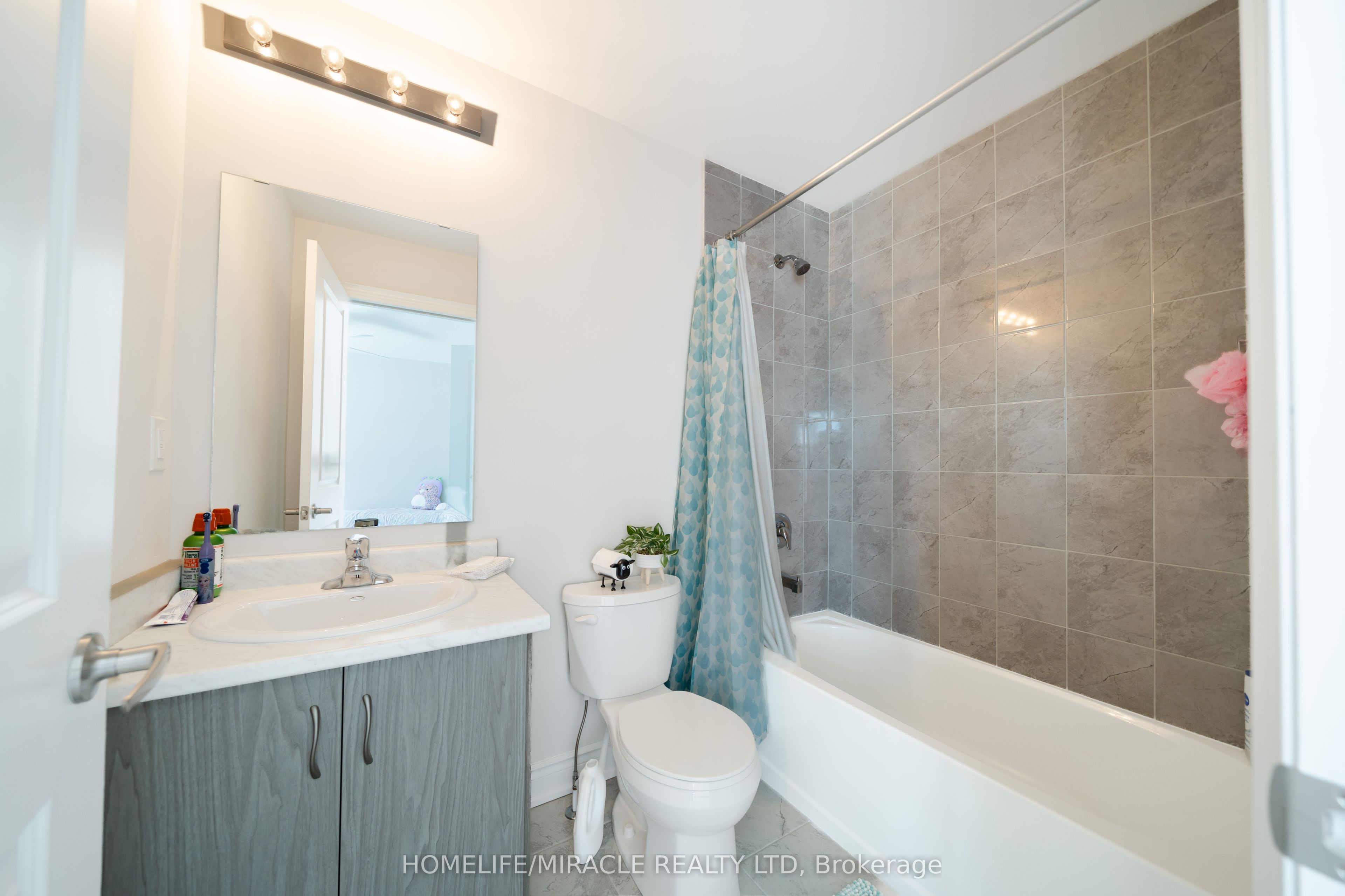 1 Ainslie Hill Crescent Property Photo 42