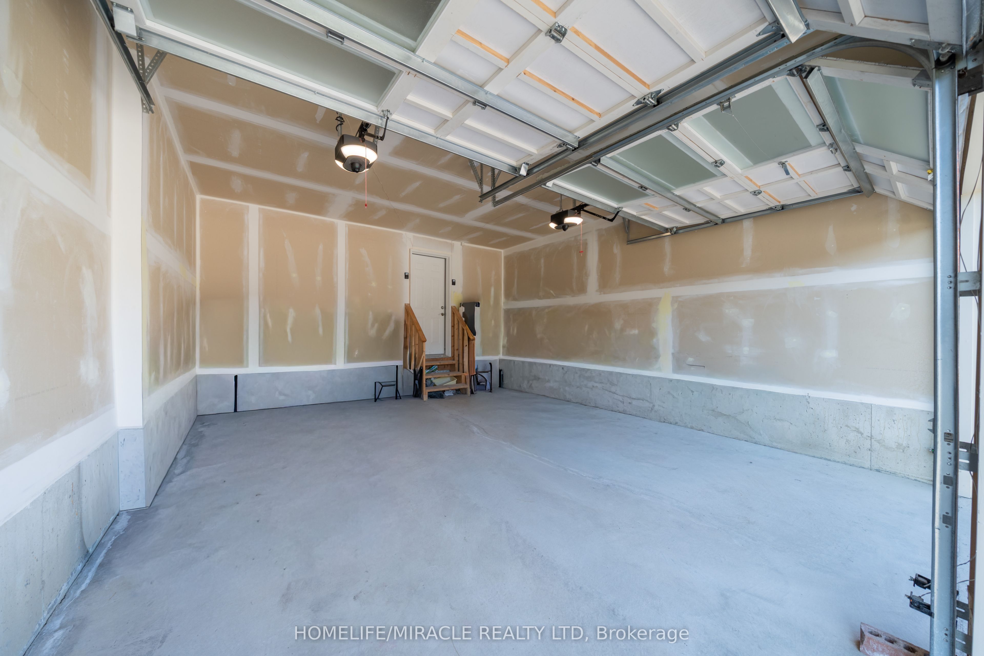 1 Ainslie Hill Crescent Property Photo 48