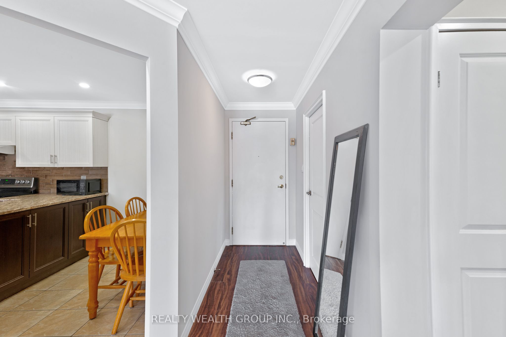 155 Main Street N 221 Property Photo 5