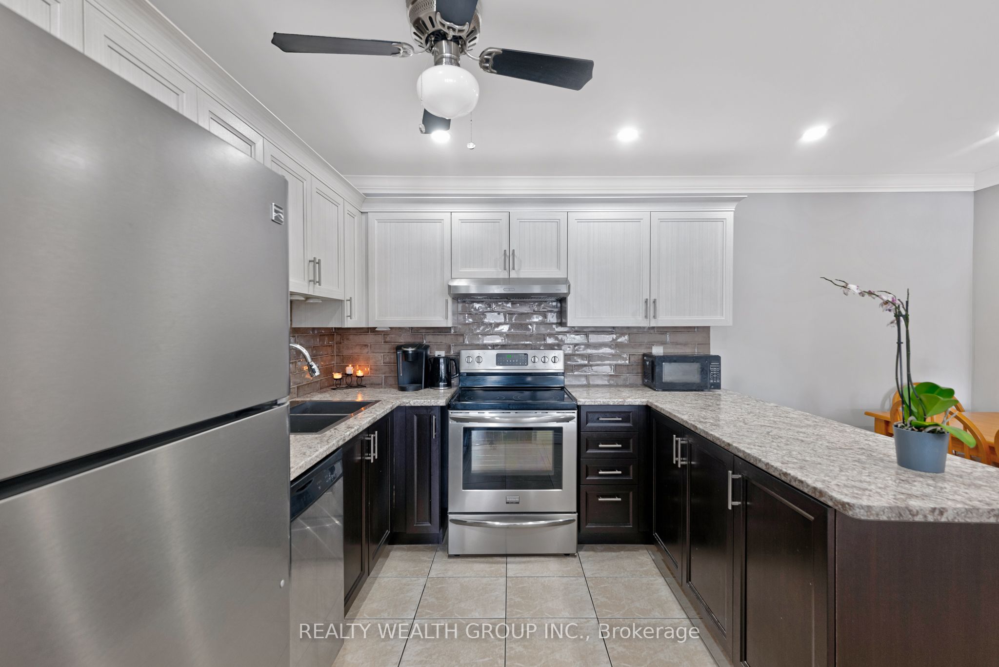 155 Main Street N 221 Property Photo 10