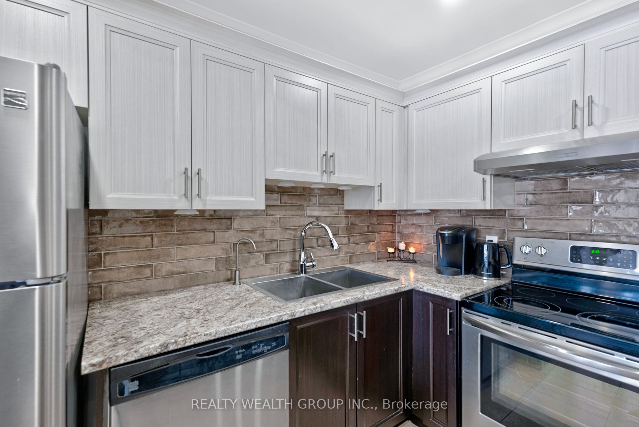 155 Main Street N 221 Property Photo 11