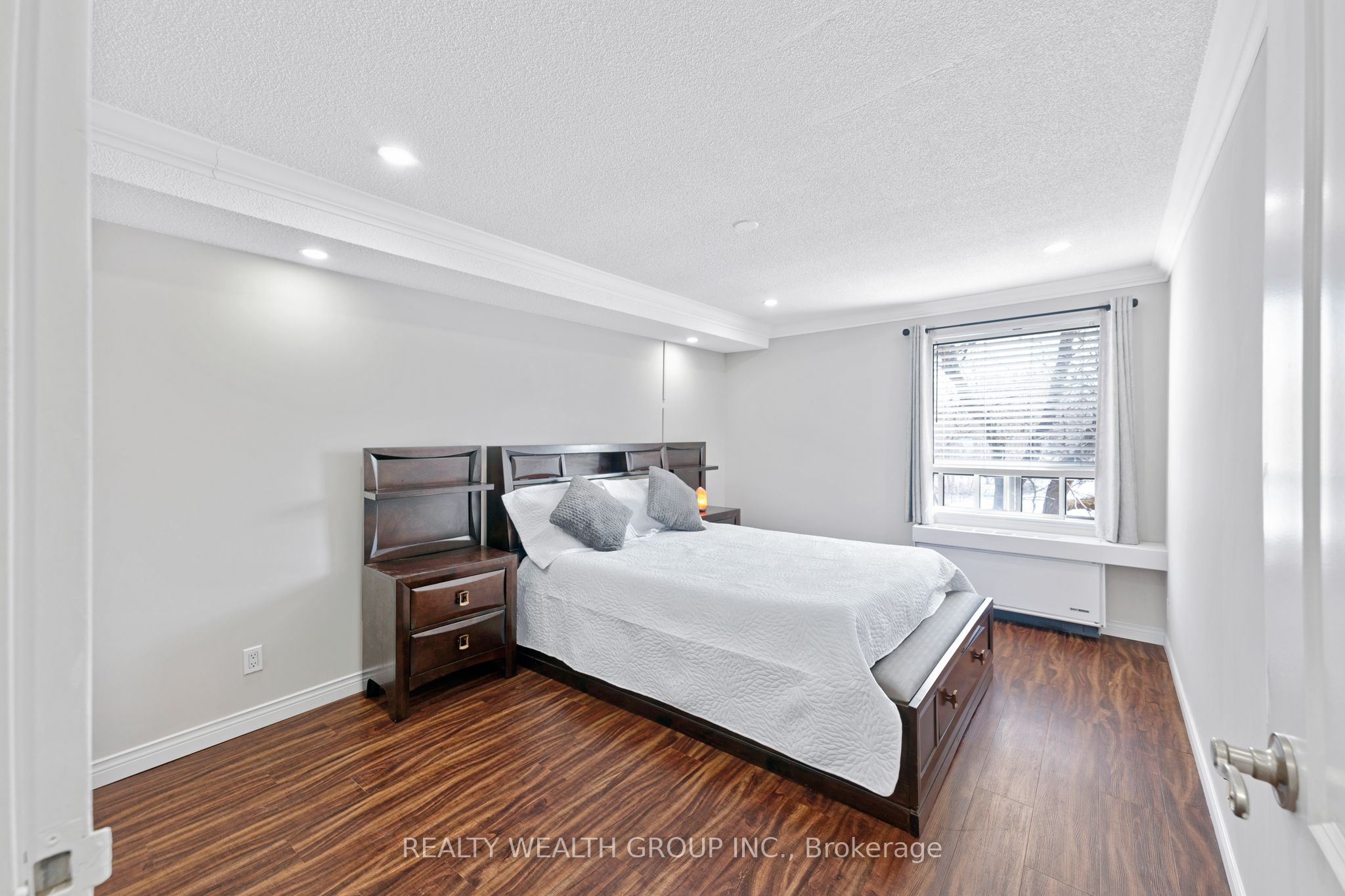 155 Main Street N 221 Property Photo 12