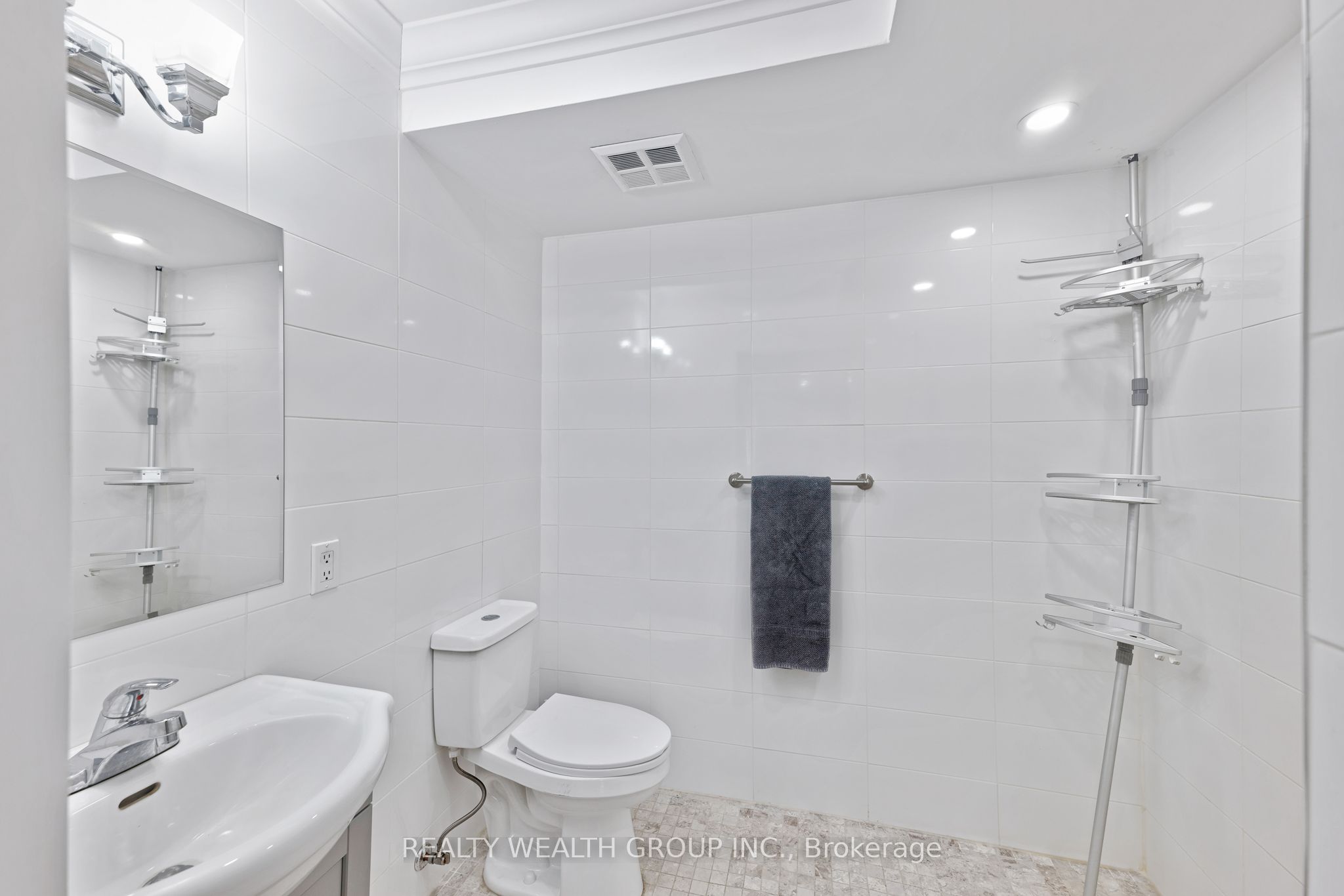155 Main Street N 221 Property Photo 14