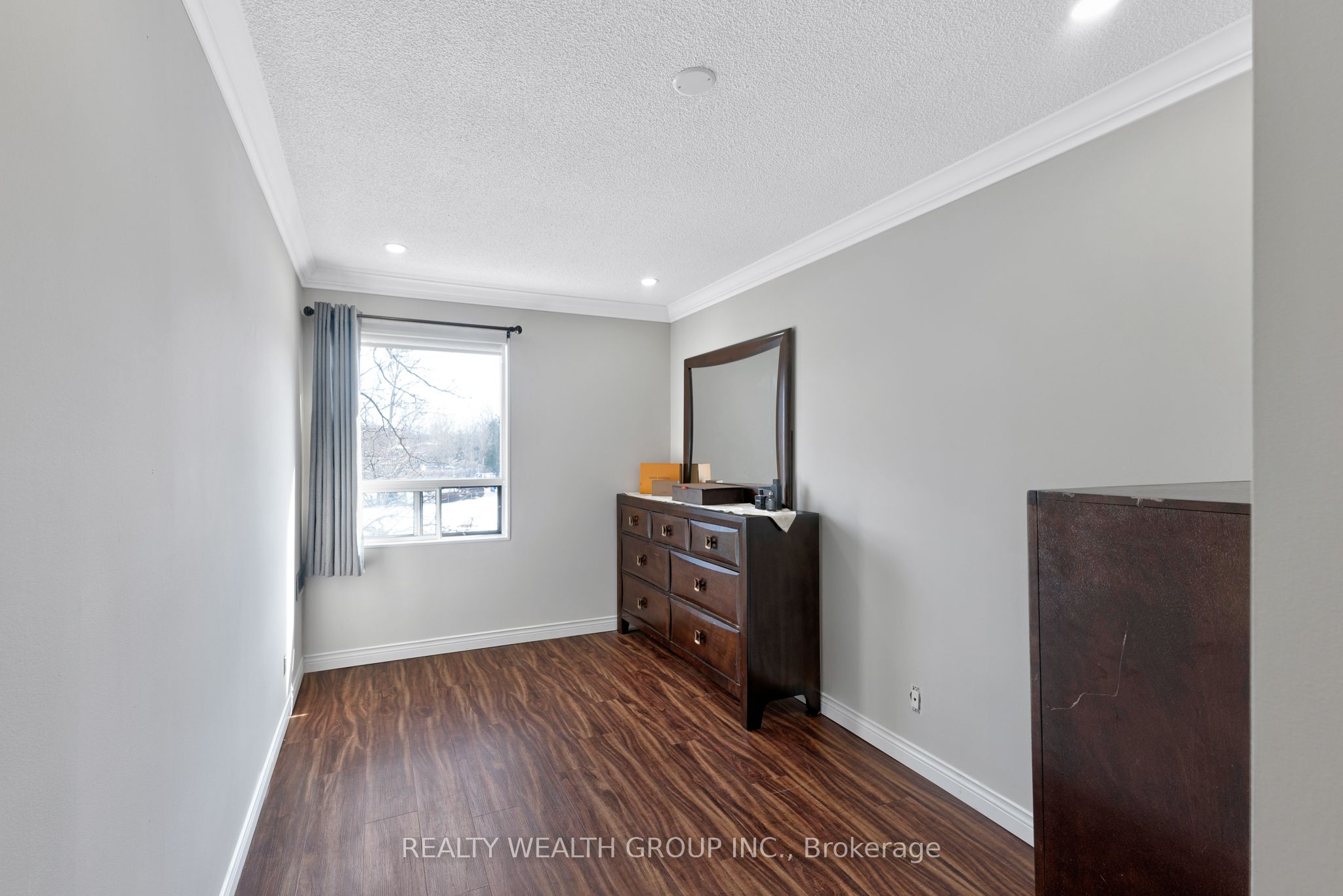 155 Main Street N 221 Property Photo 15