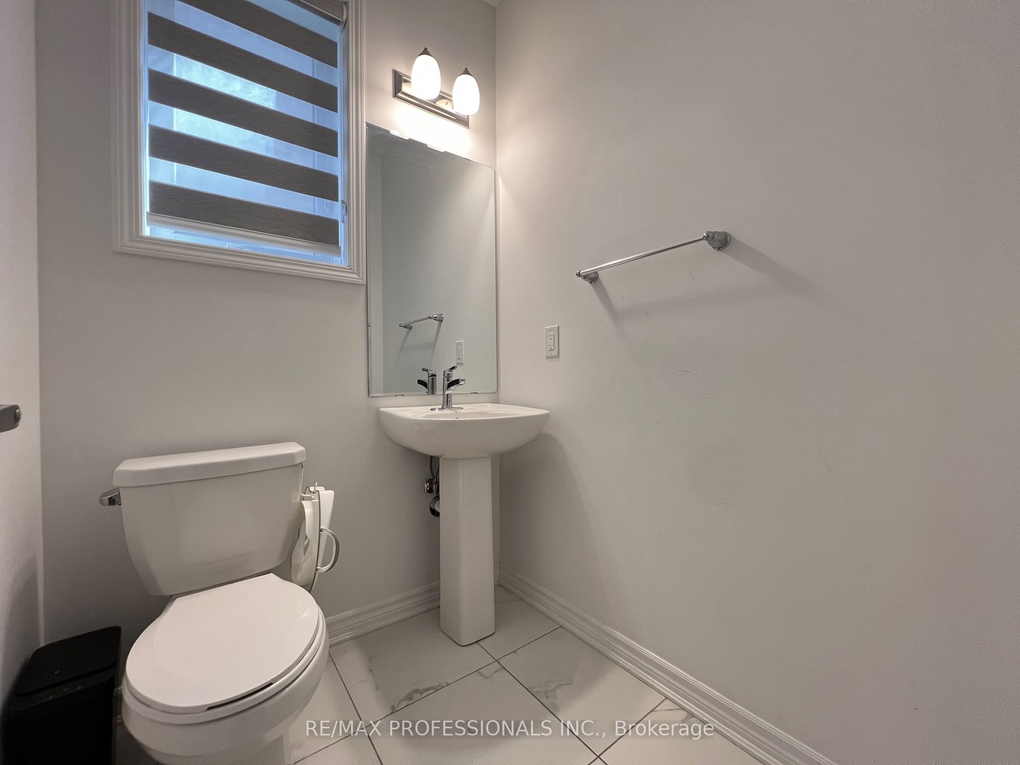 687 Lamb Street Property Photo 8