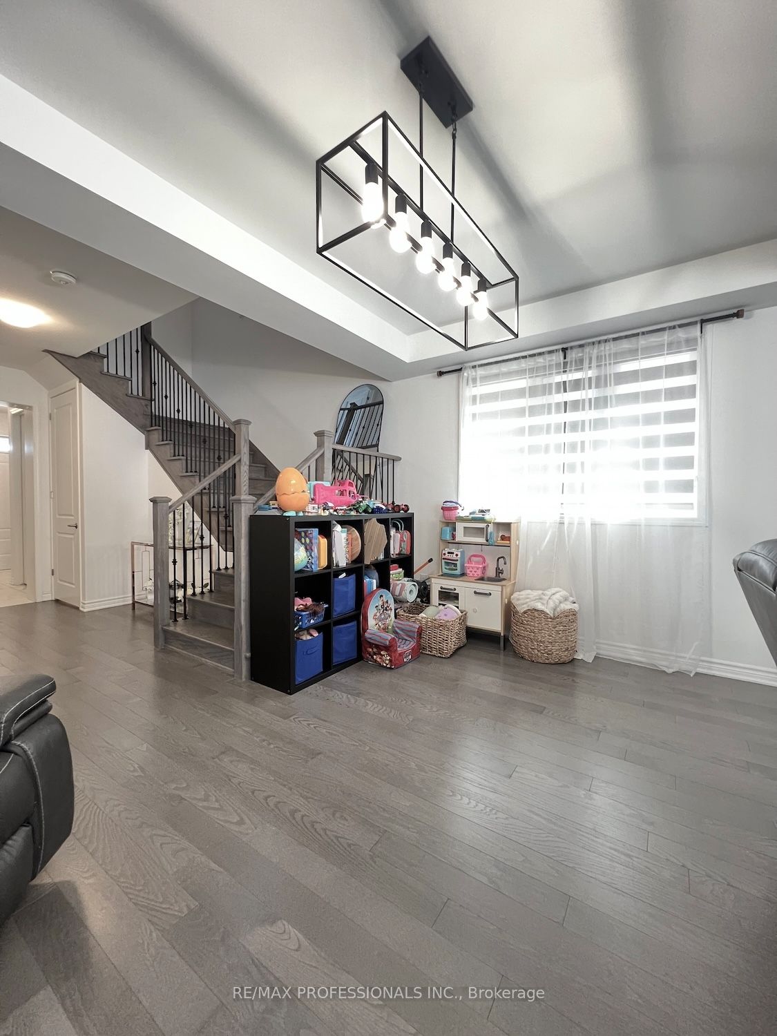 687 Lamb Street Property Photo 11