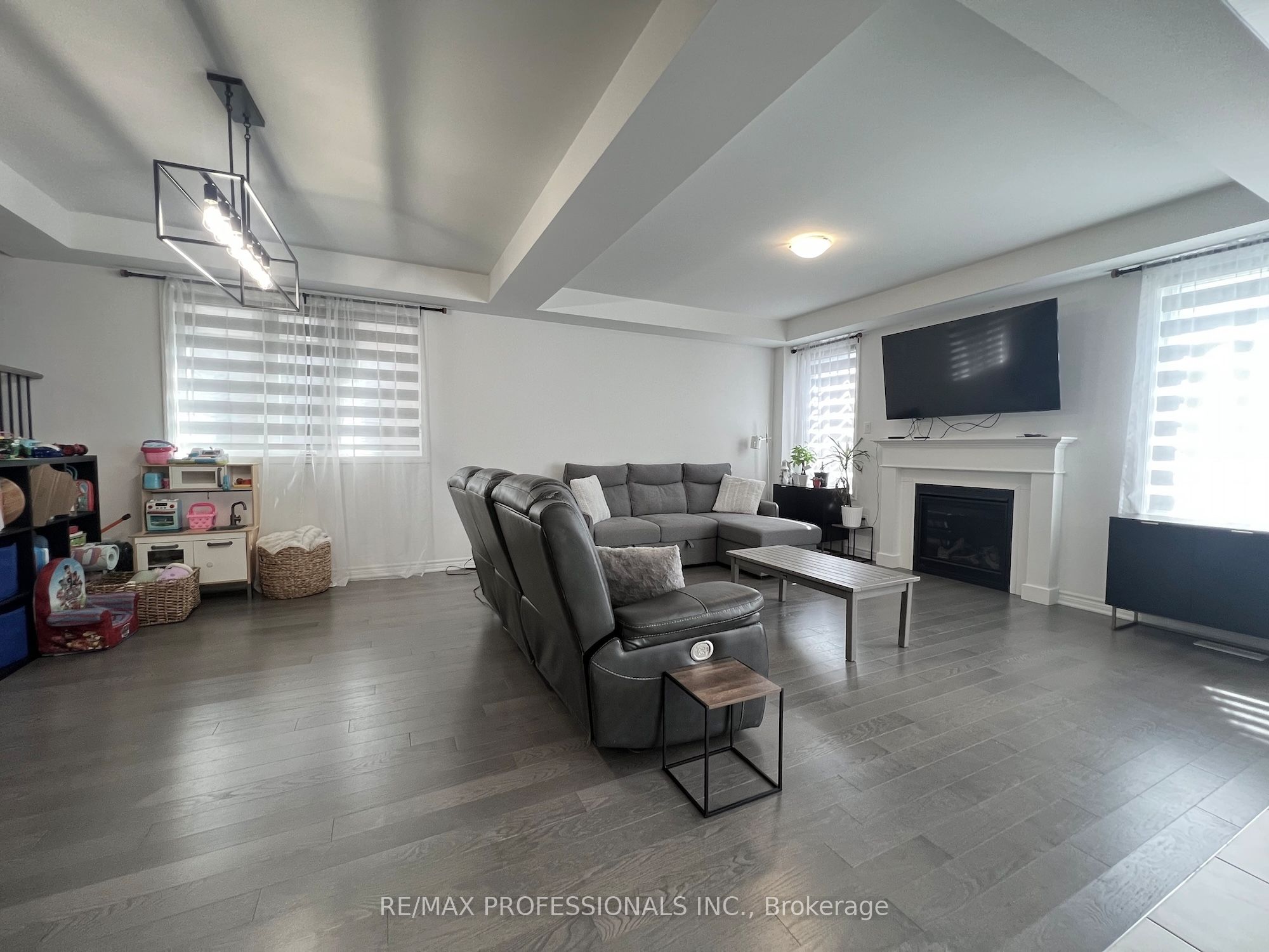 687 Lamb Street Property Photo 13